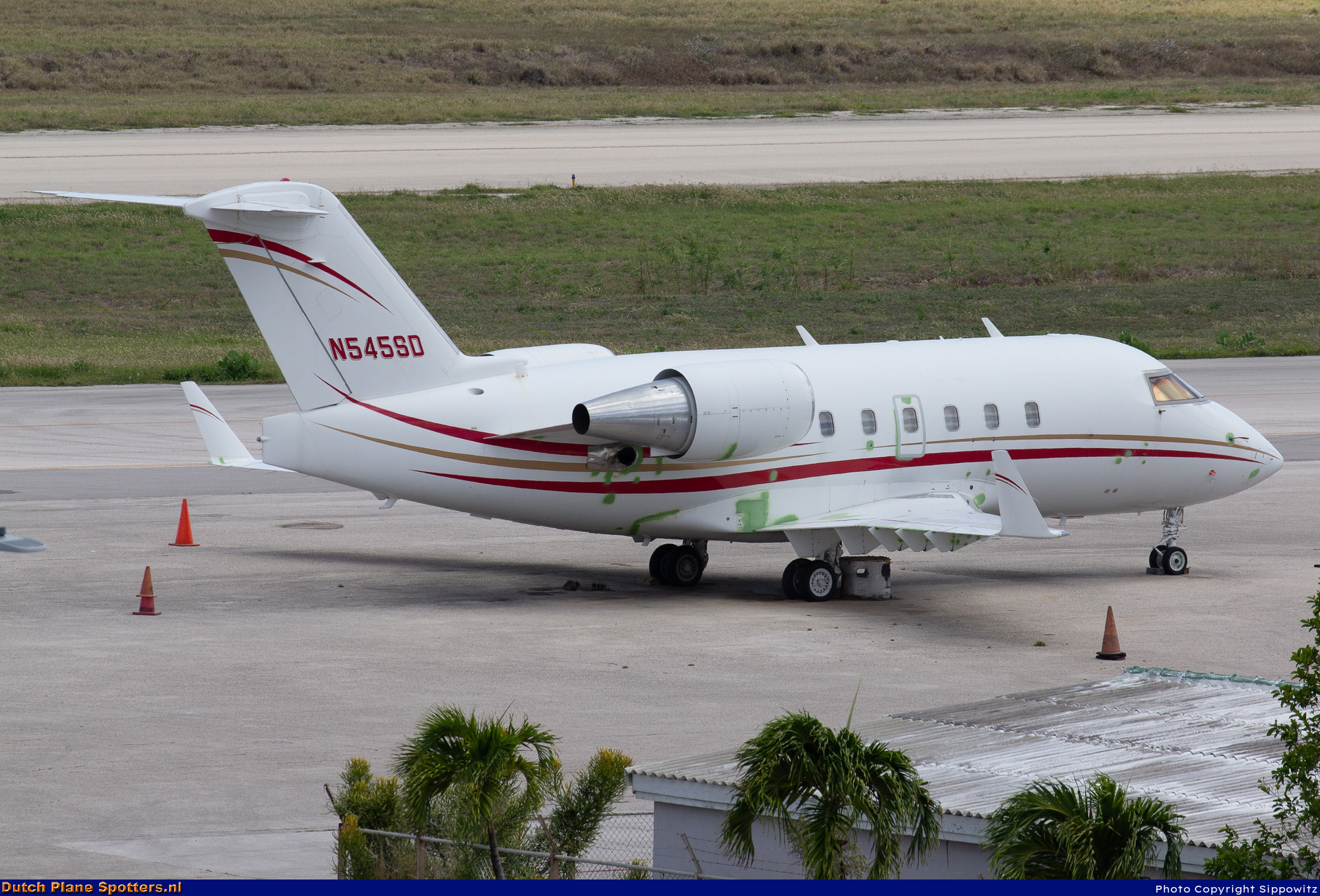 N545SD Bombardier Challenger 600 Private by Sippowitz