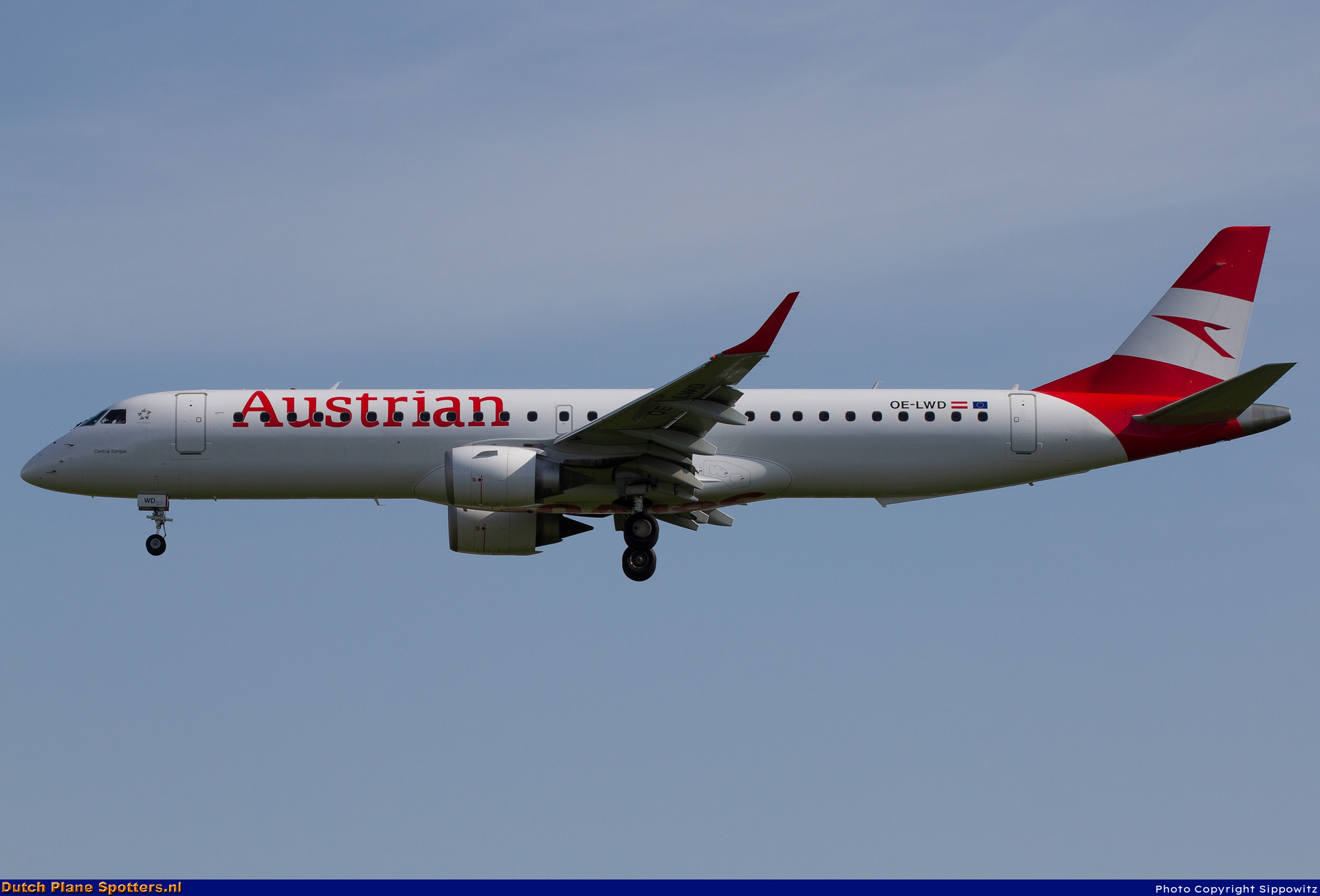 OE-LWD Embraer 195 Austrian Airlines by Sippowitz