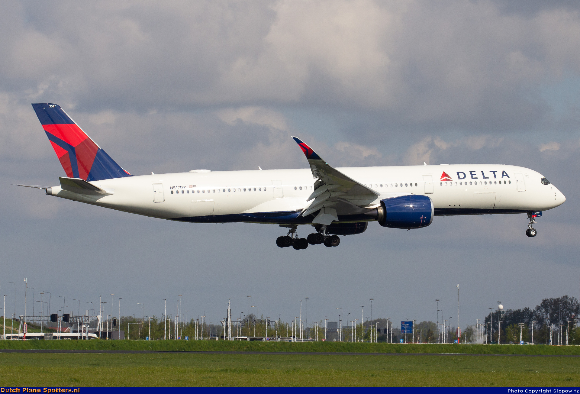 N517DZ Airbus A350-900 Delta Airlines by Sippowitz
