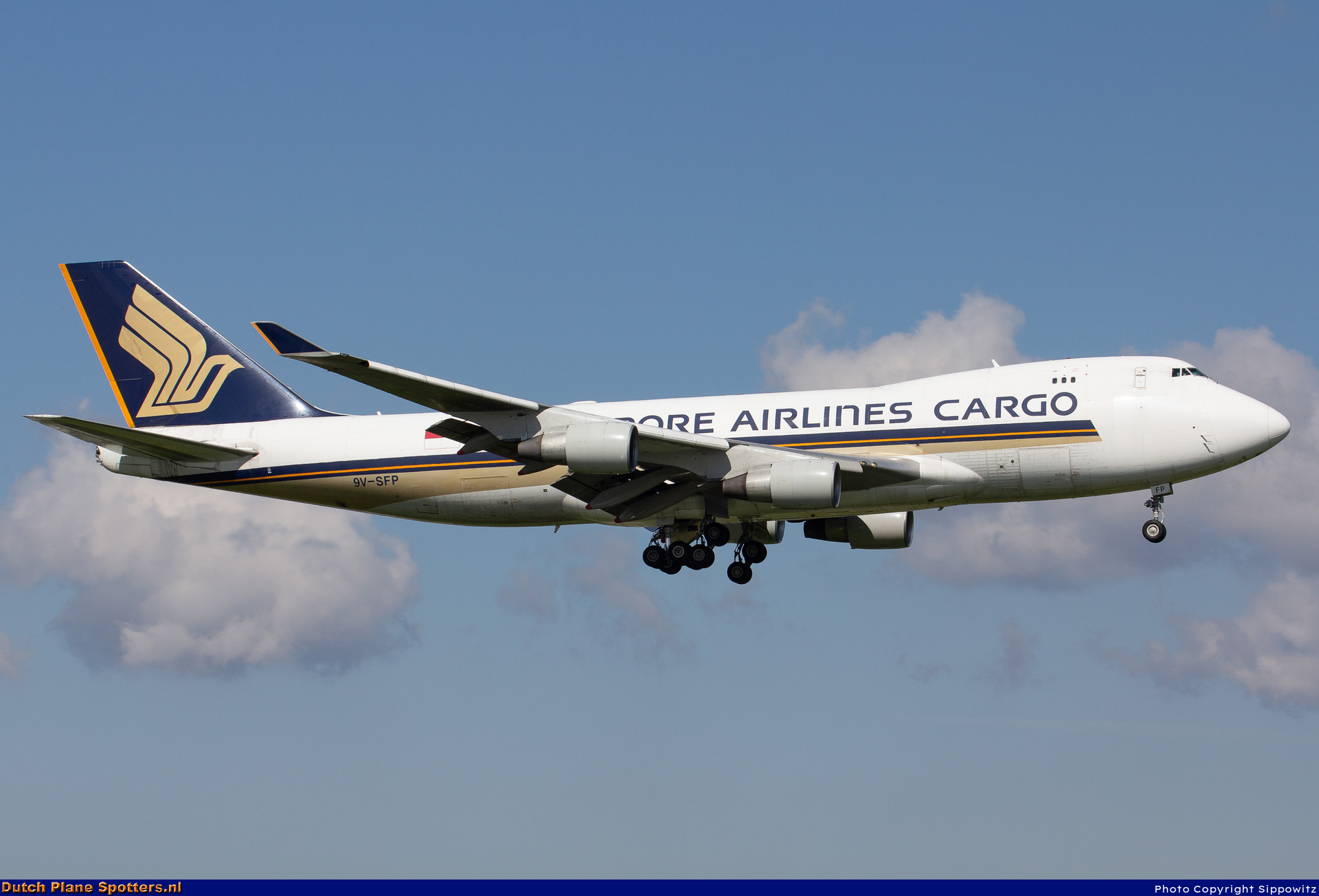 9V-SFP Boeing 747-400 Singapore Airlines Cargo by Sippowitz