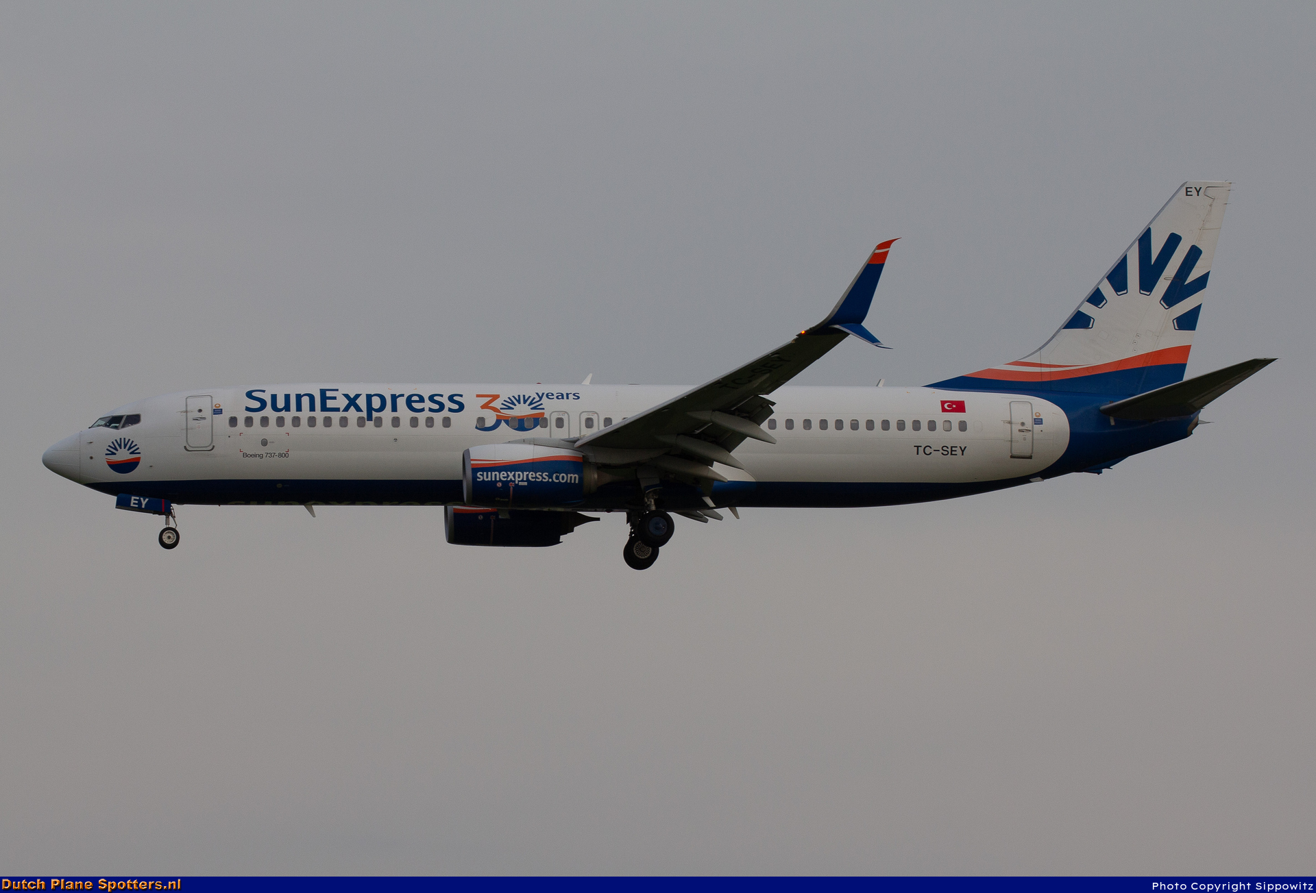TC-SEY Boeing 737-800 SunExpress by Sippowitz