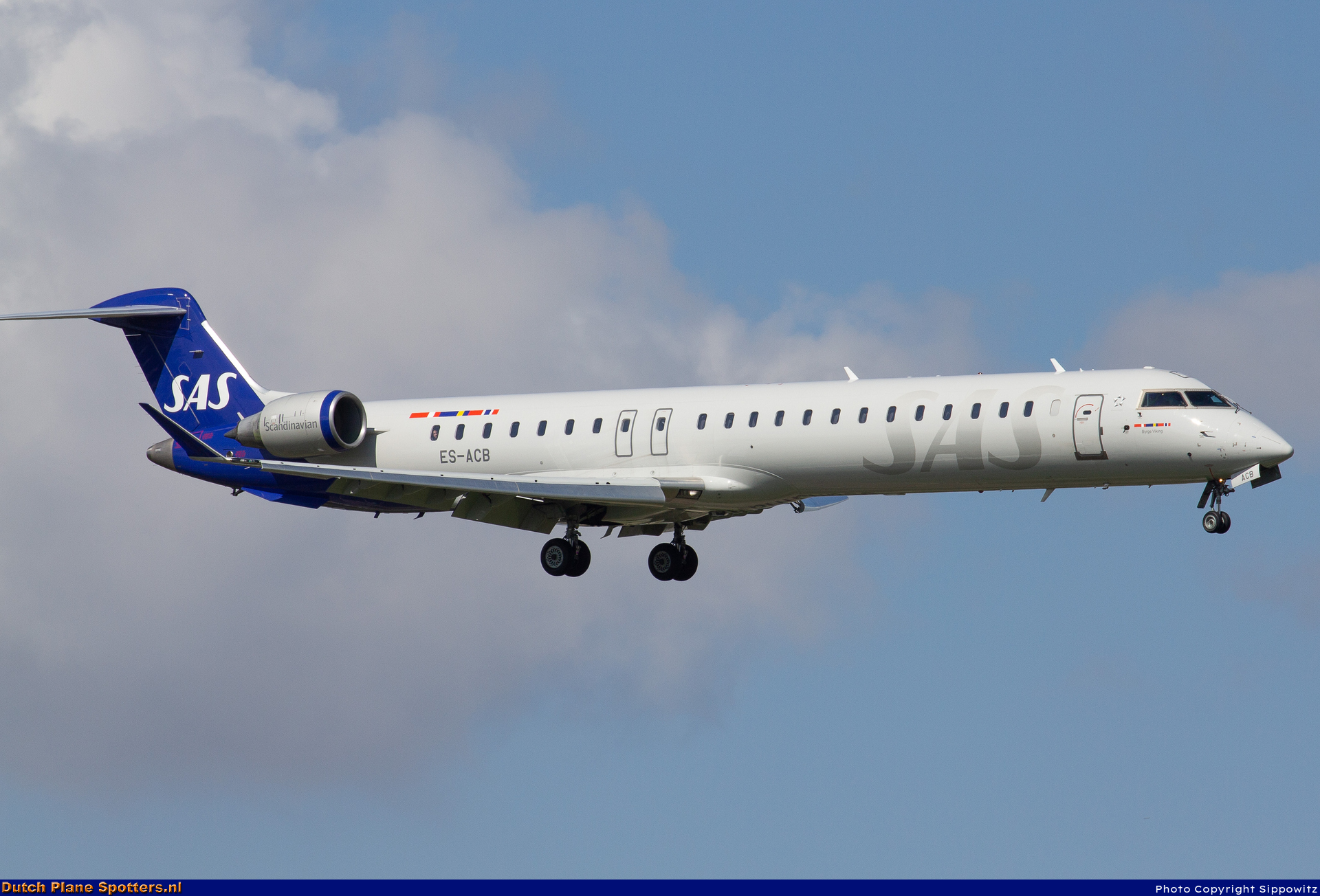 ES-ACB Bombardier Canadair CRJ900 Xfly (SAS Scandinavian Airlines) by Sippowitz