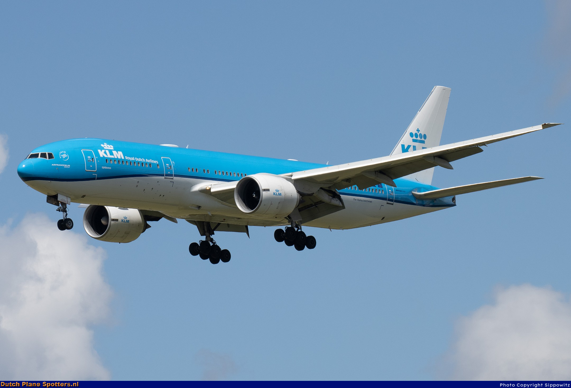 PH-BQE Boeing 777-200 KLM Royal Dutch Airlines by Sippowitz
