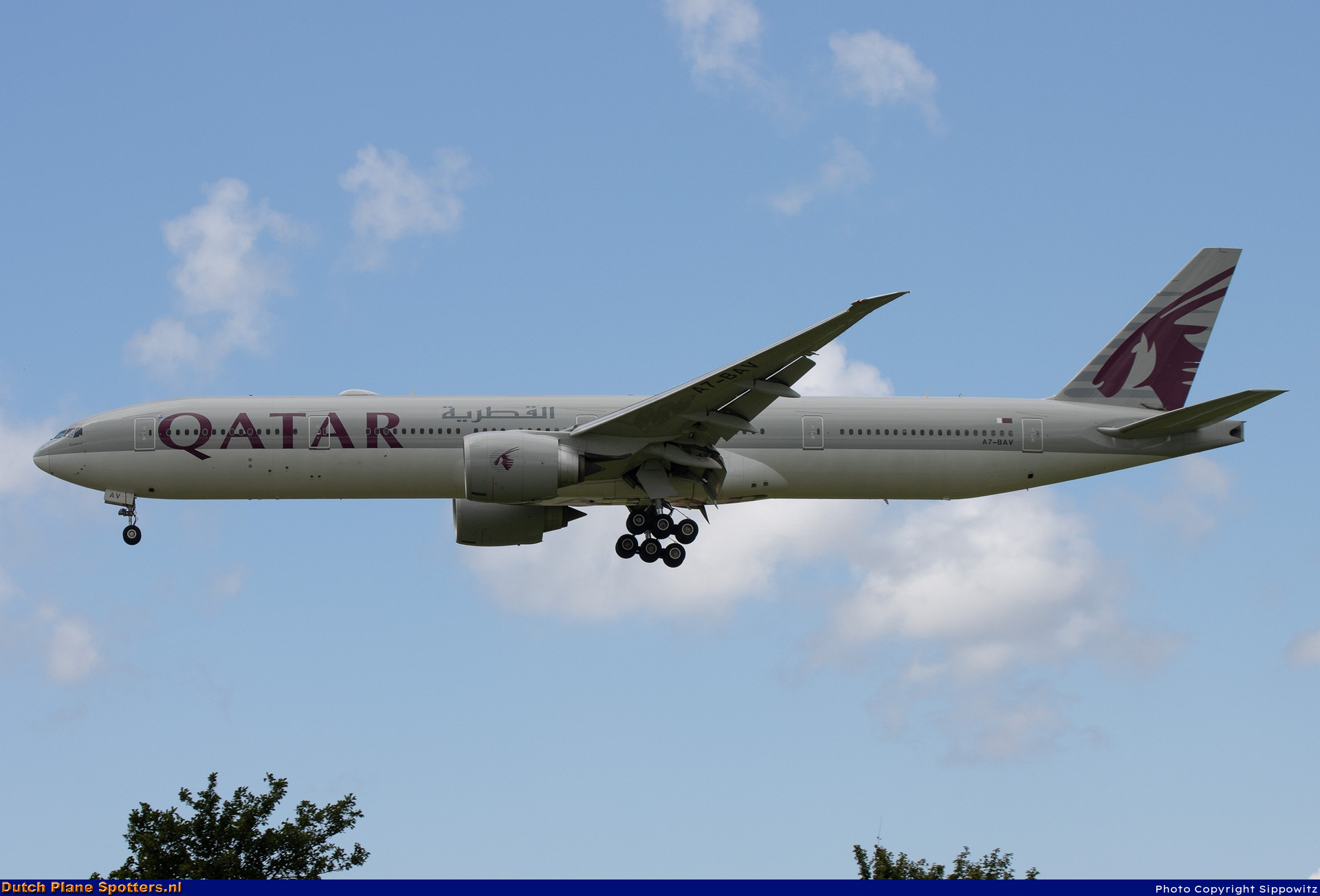A7-BAV Boeing 777-300 Qatar Airways by Sippowitz