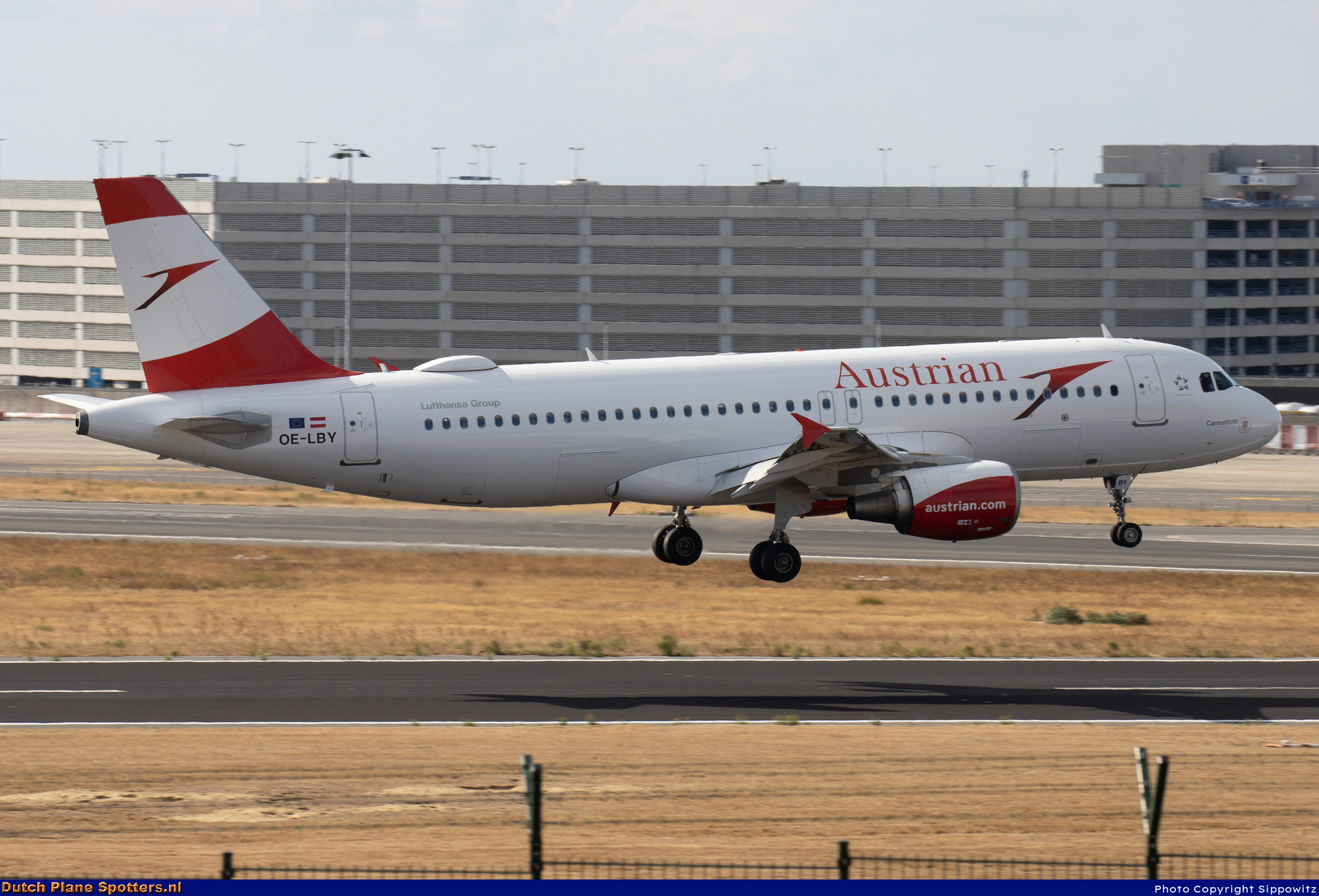 OE-LBY Airbus A320 Austrian Airlines by Sippowitz