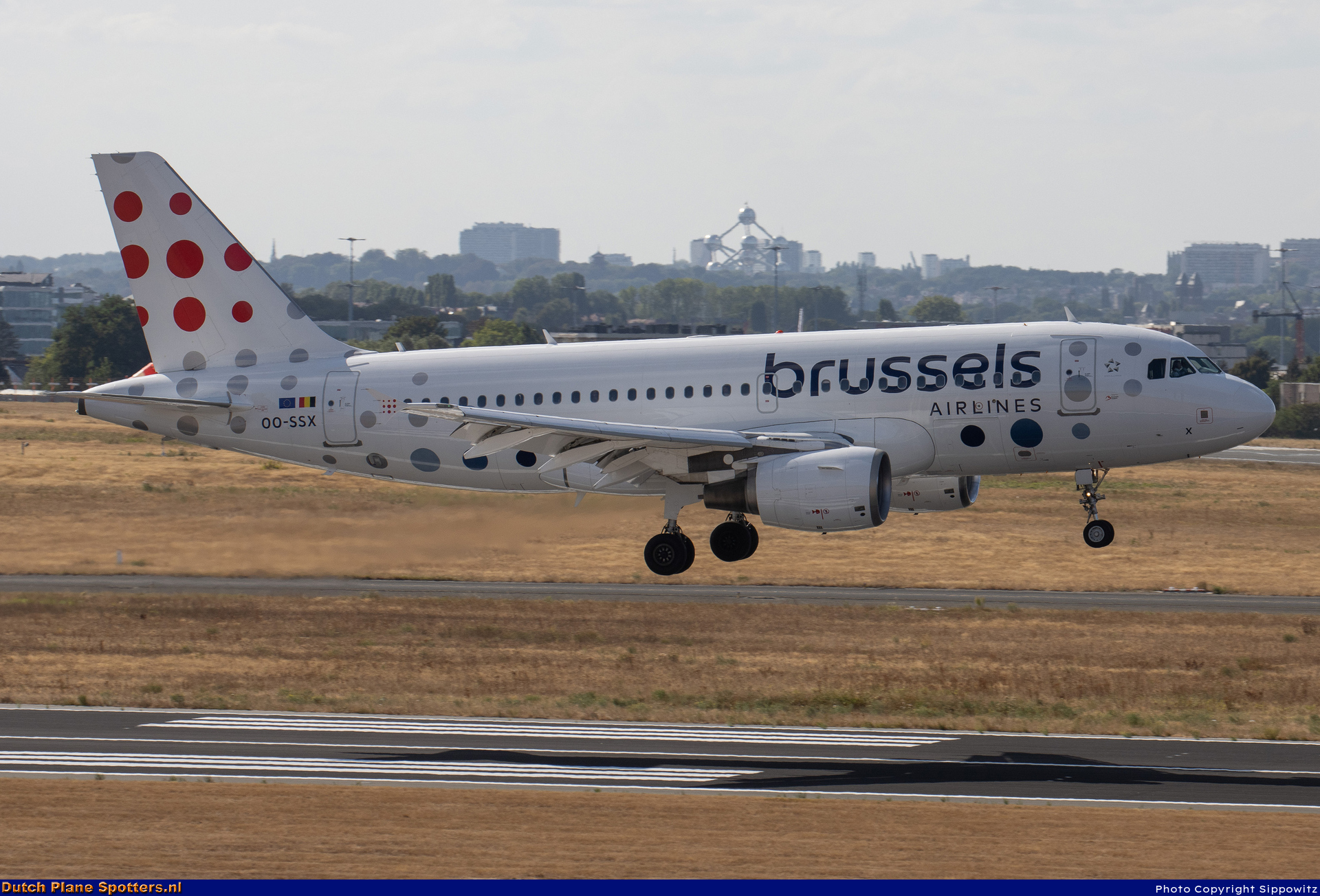 OO-SSX Airbus A319 Brussels Airlines by Sippowitz