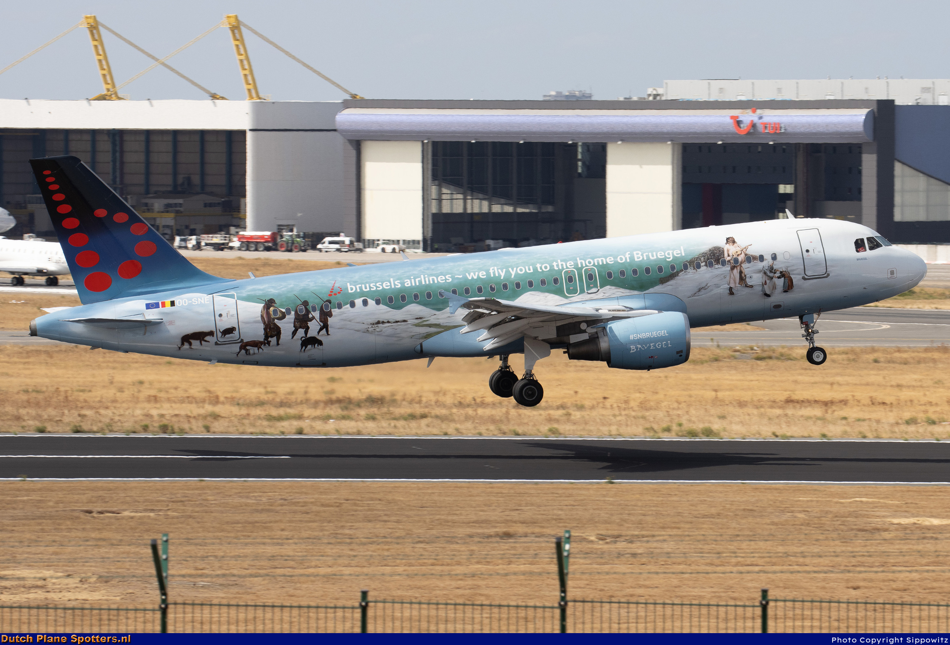 OO-SNE Airbus A320 Brussels Airlines by Sippowitz