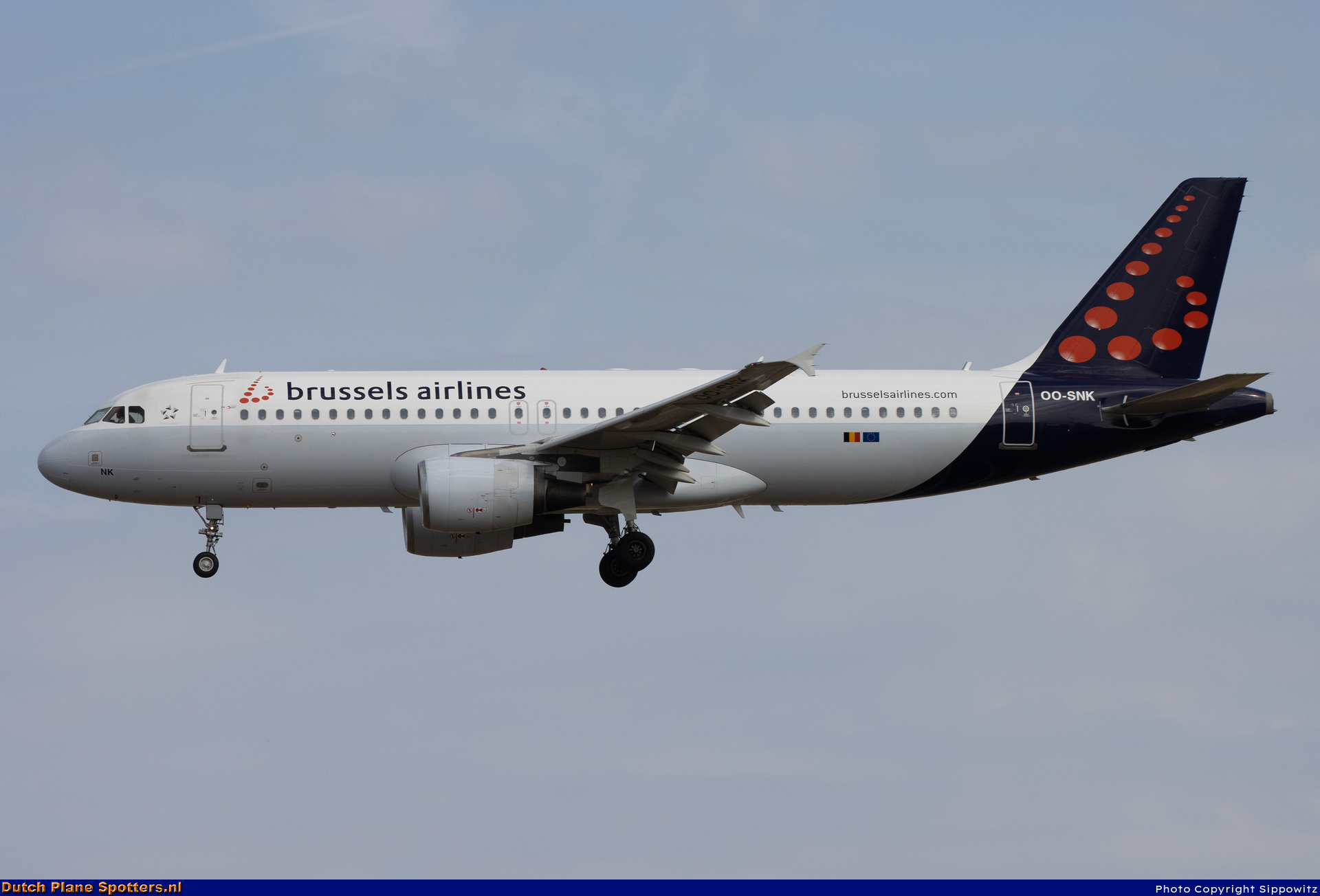 OO-SNK Airbus A320 Brussels Airlines by Sippowitz