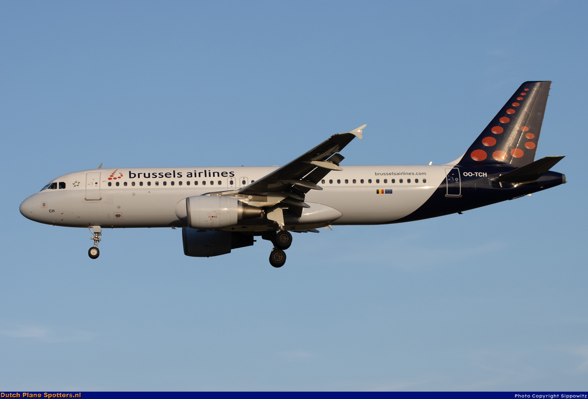 OO-TCH Airbus A320 Brussels Airlines by Sippowitz