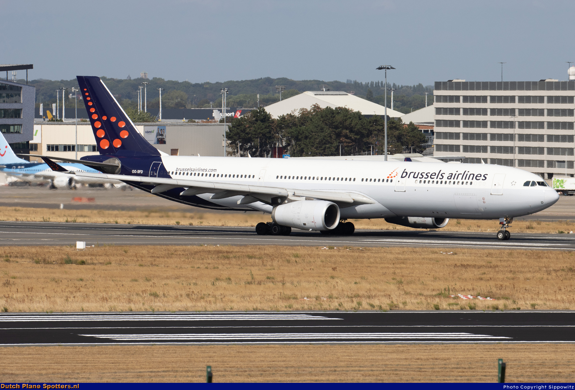 OO-SFD Airbus A330-300 Brussels Airlines by Sippowitz