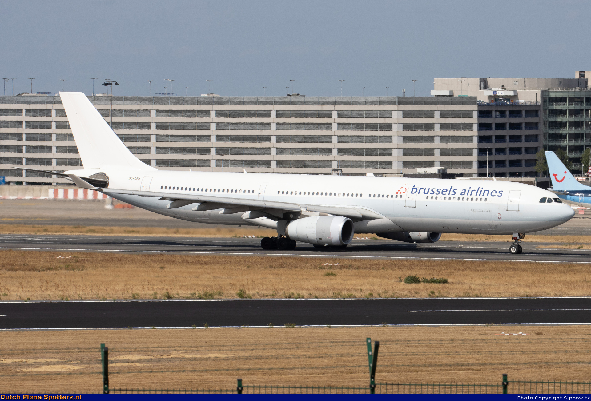 OO-SFH Airbus A330-300 Brussels Airlines by Sippowitz