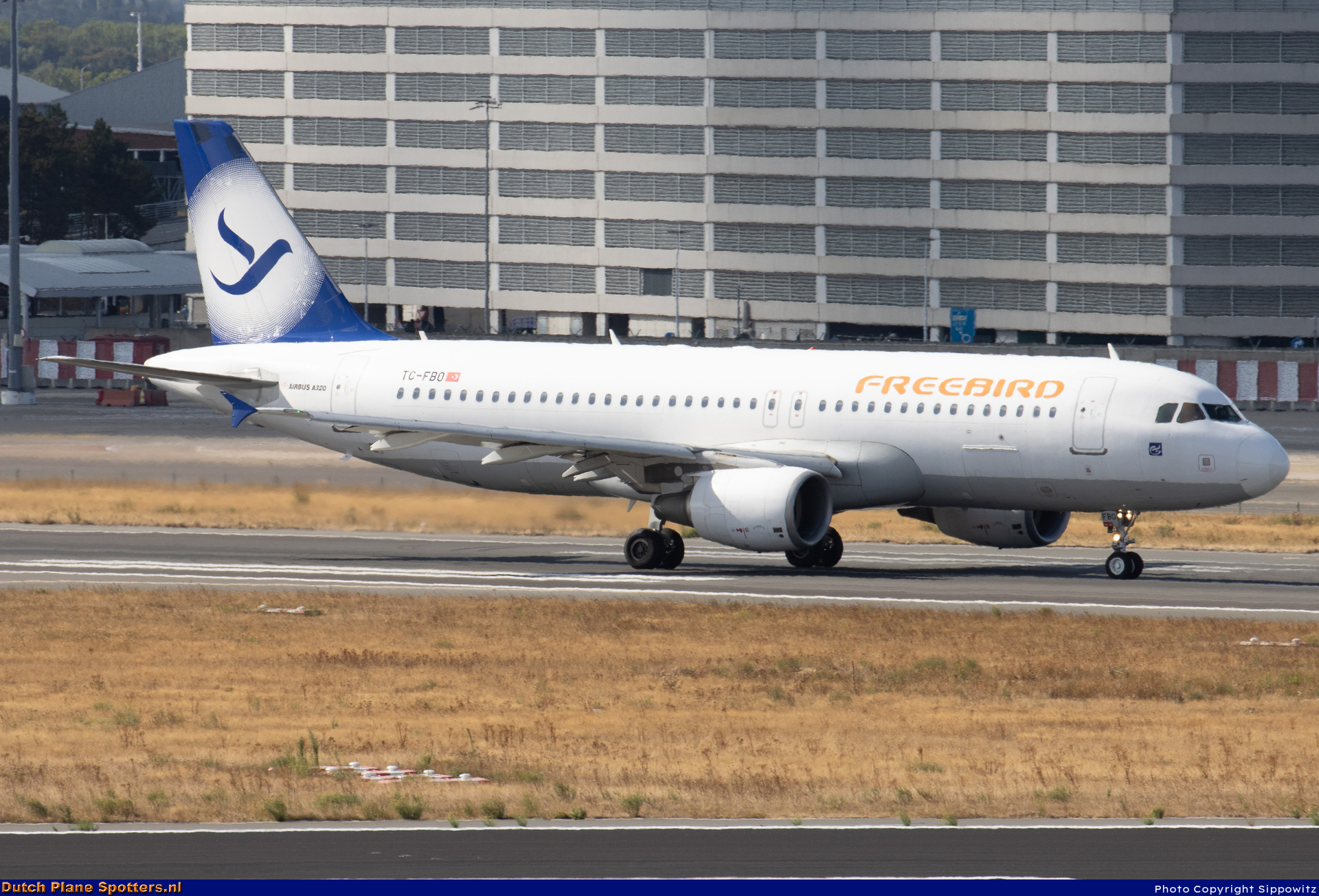 TC-FBO Airbus A320 Freebird Airlines by Sippowitz