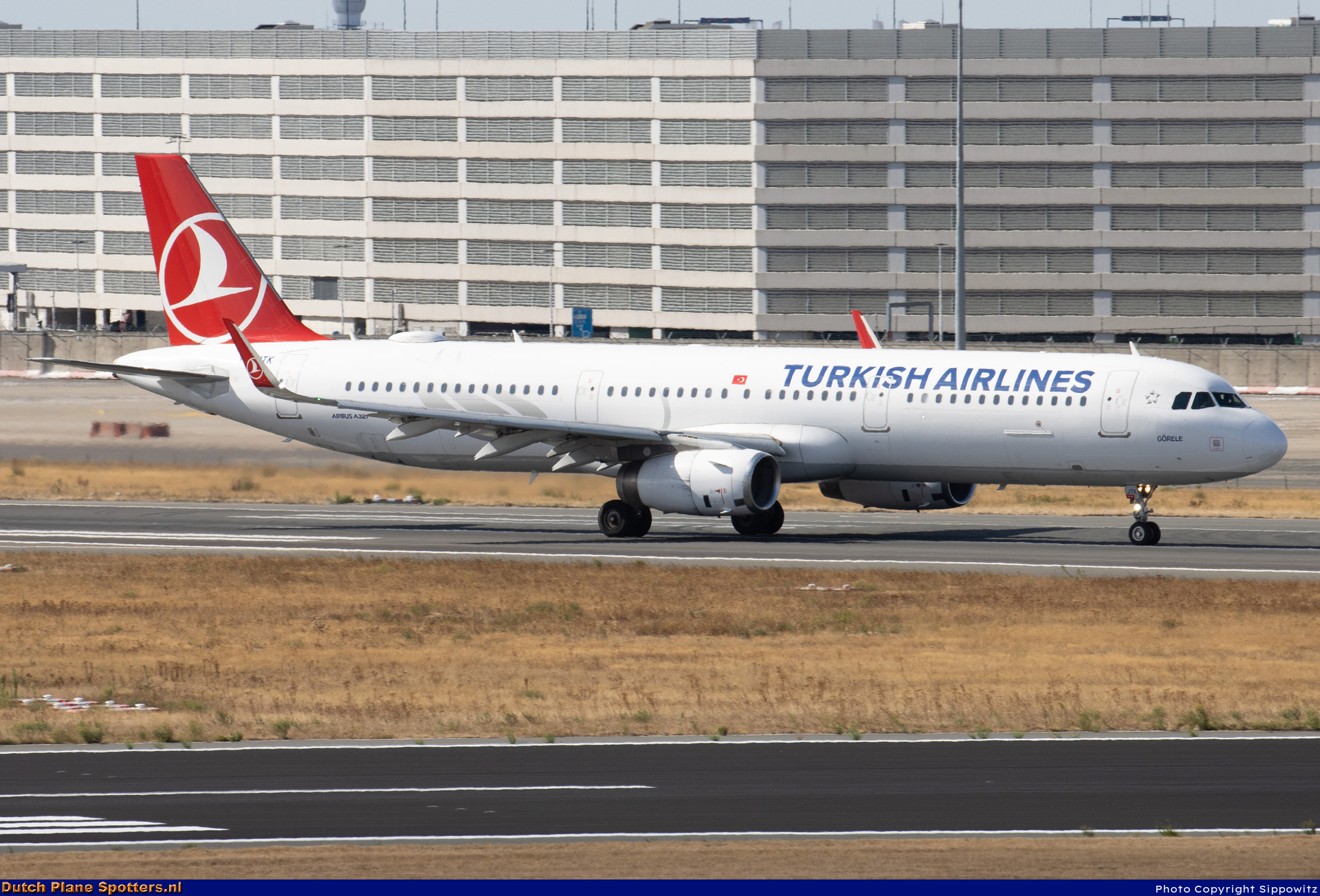 TC-JTK Airbus A321 Turkish Airlines by Sippowitz