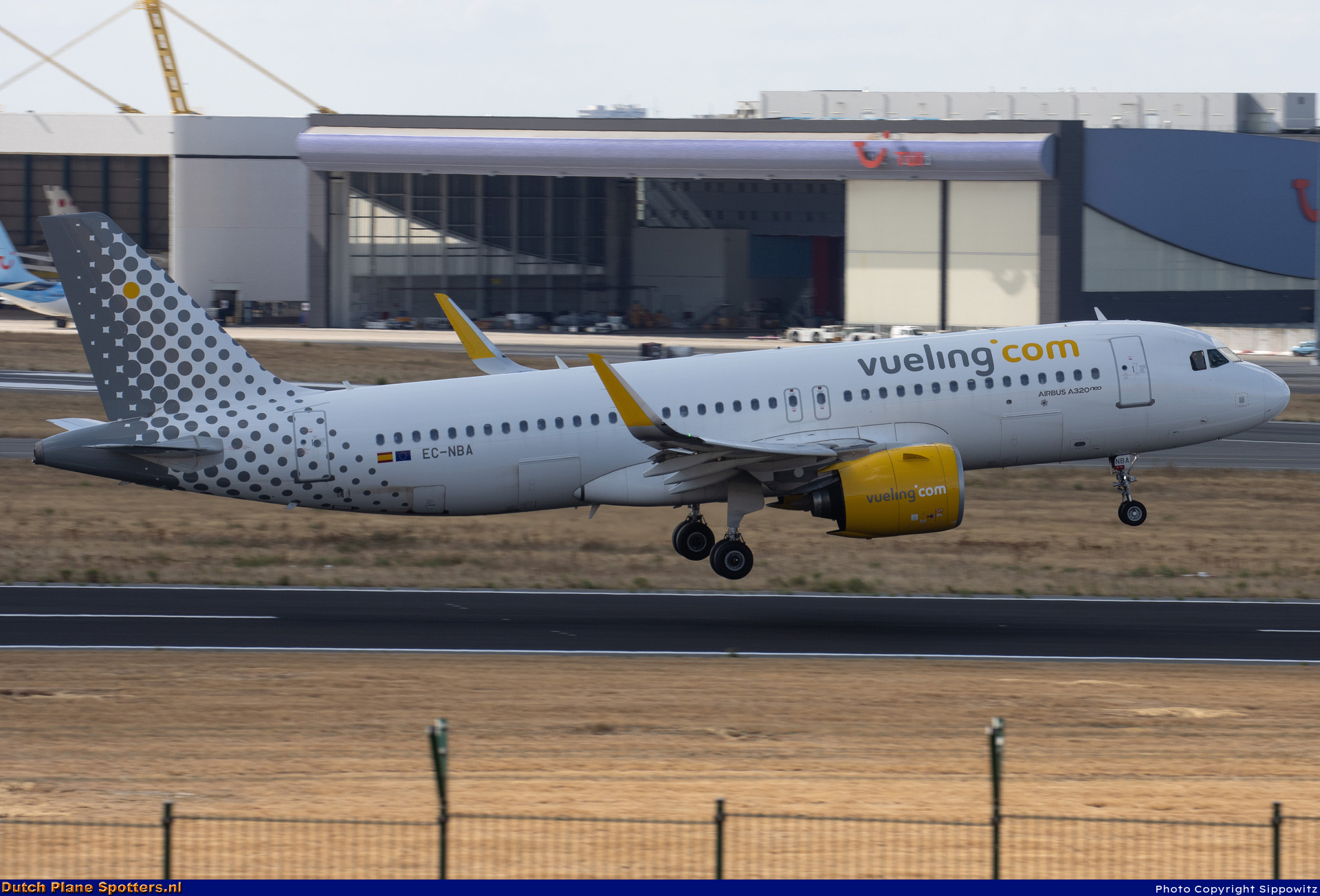 EC-NBA Airbus A320neo Vueling.com by Sippowitz