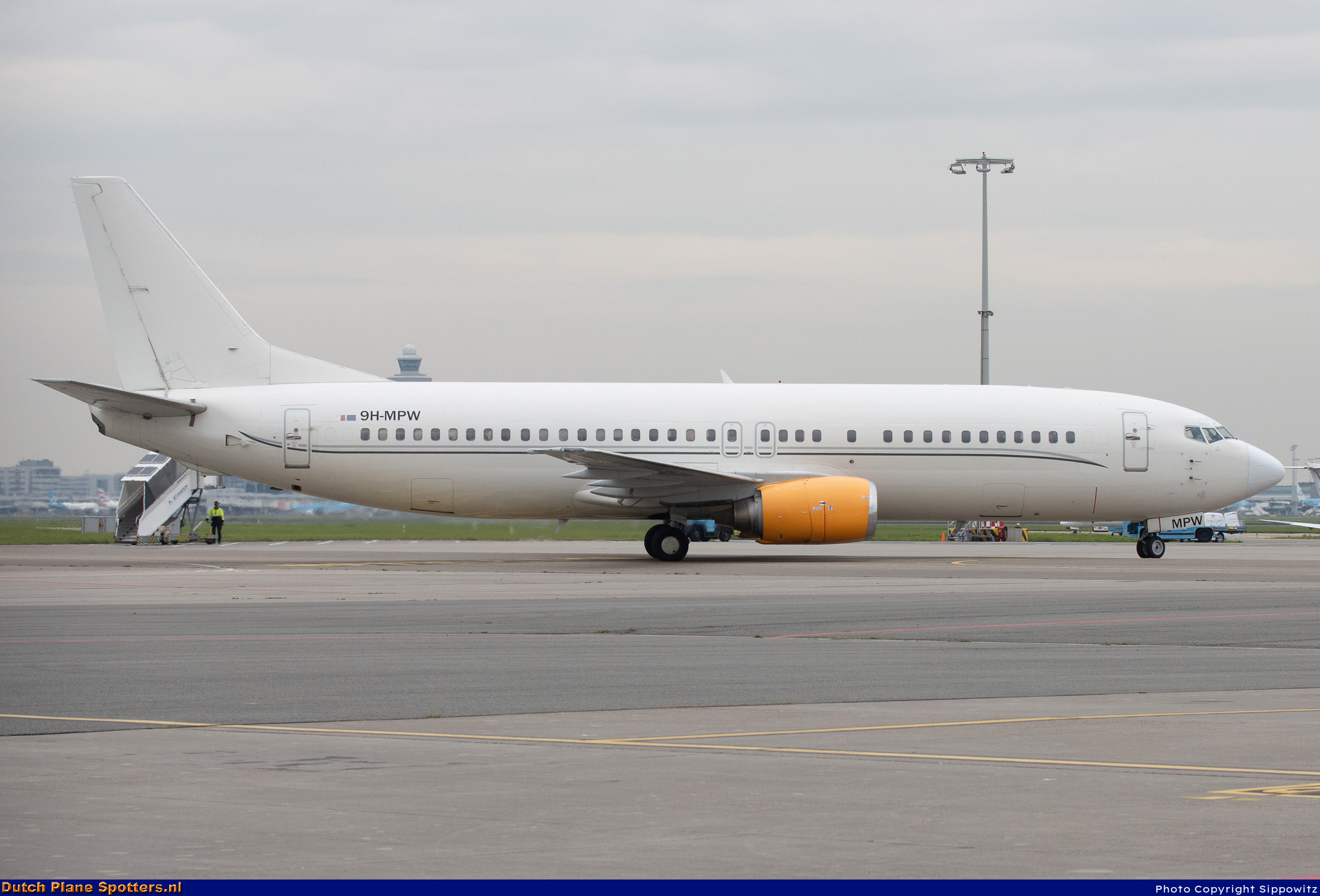 9H-MPW Boeing 737-400 Air Horizont by Sippowitz