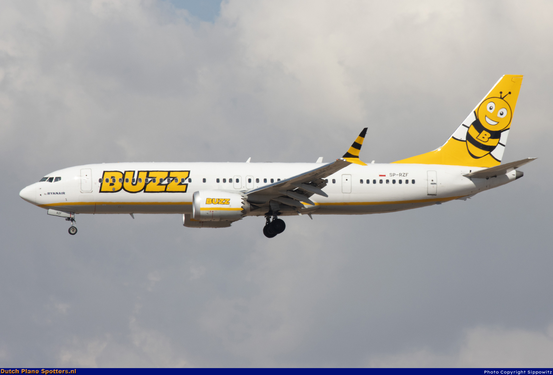 SP-RZF Boeing 737 MAX 8-200 Buzz (Ryanair) by Sippowitz