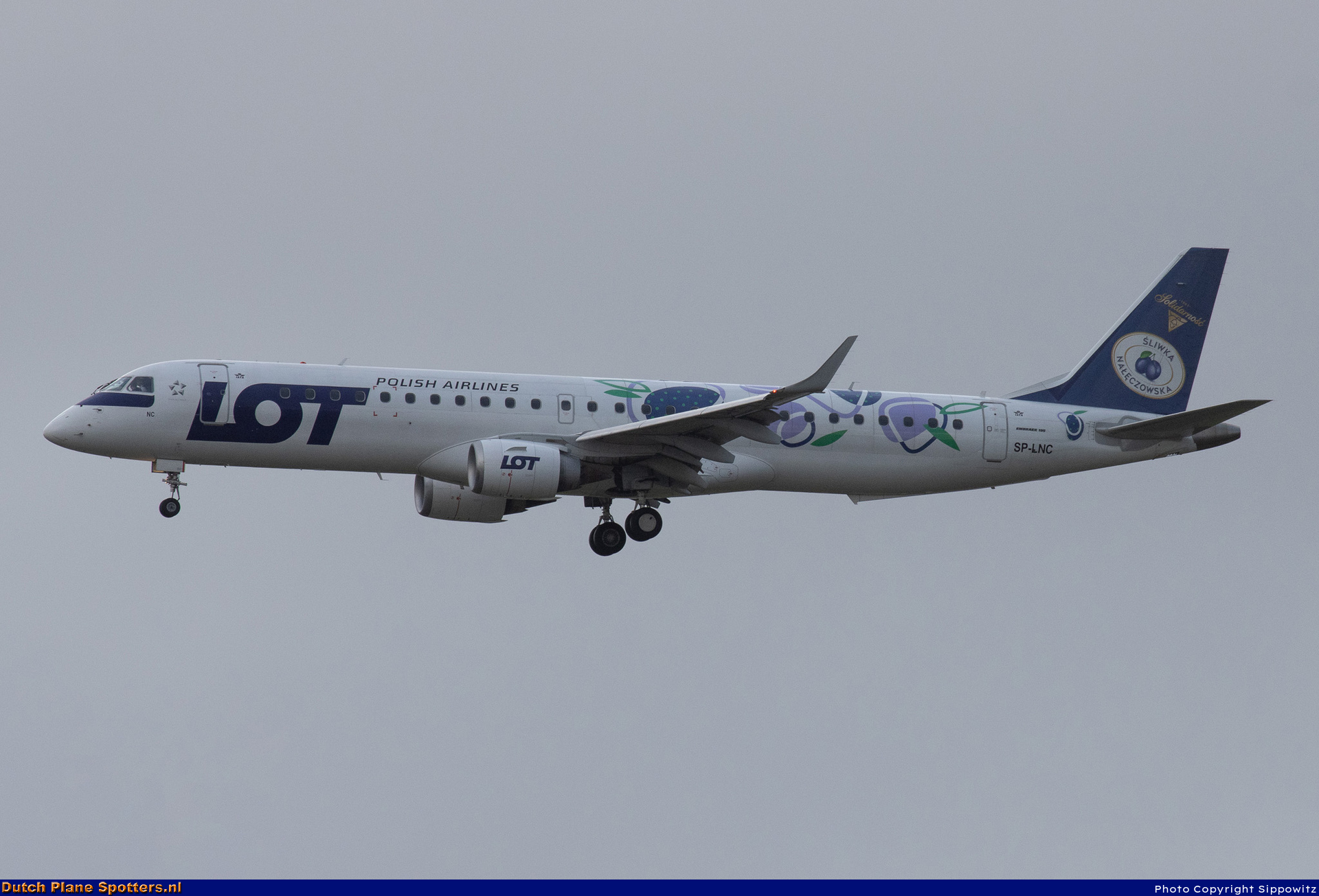 SP-LNC Embraer 195 LOT Polish Airlines by Sippowitz