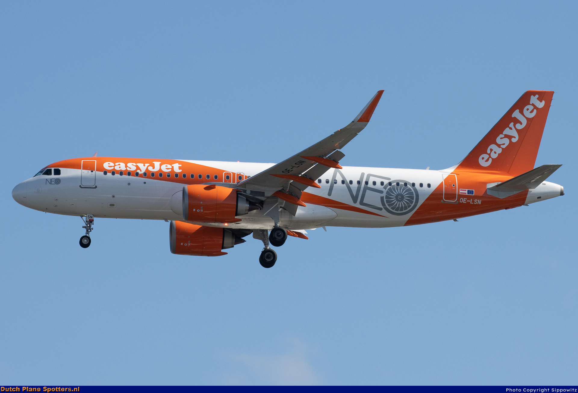OE-LSN Airbus A320neo easyJet Europe by Sippowitz