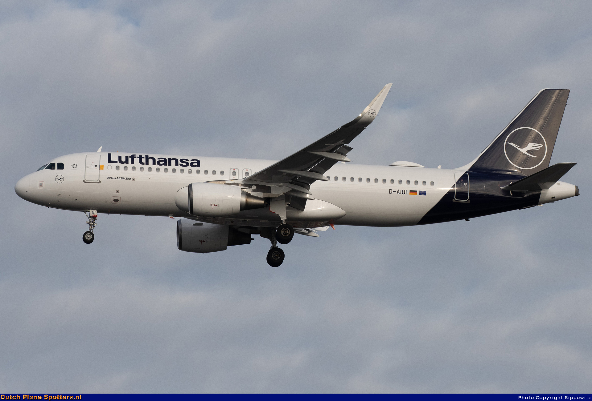 D-AIUI Airbus A320 Lufthansa by Sippowitz