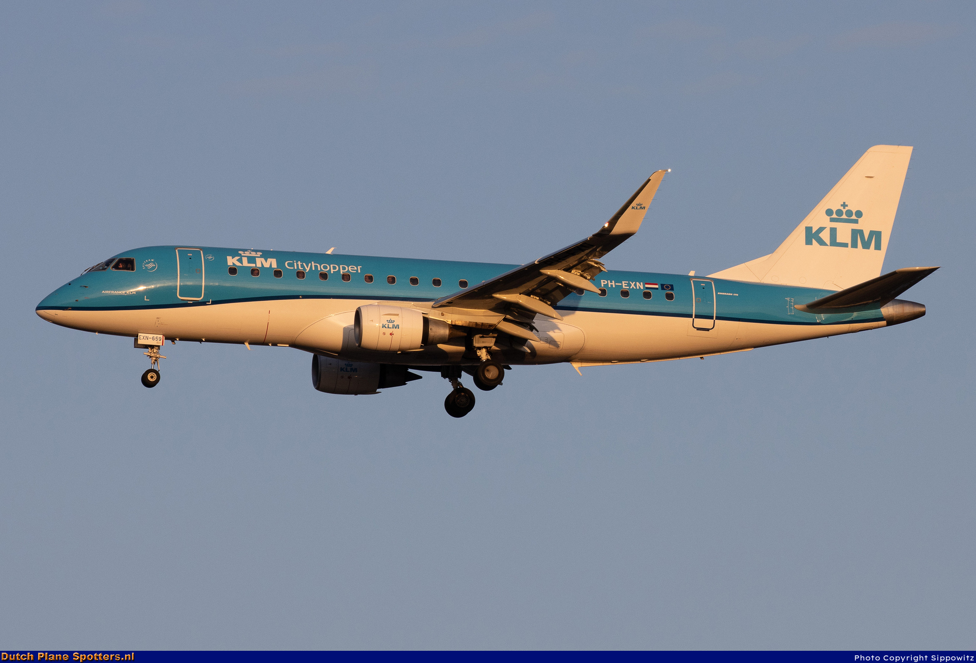 PH-EXN Embraer 175 KLM Cityhopper by Sippowitz