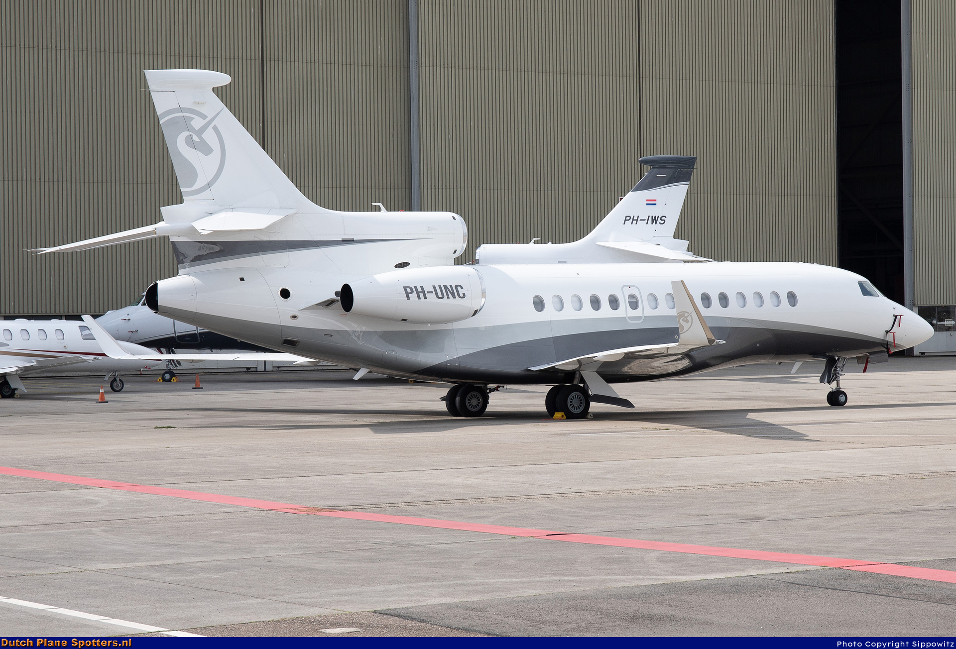 PH-UNC Dassault Falcon 7X Private by Sippowitz