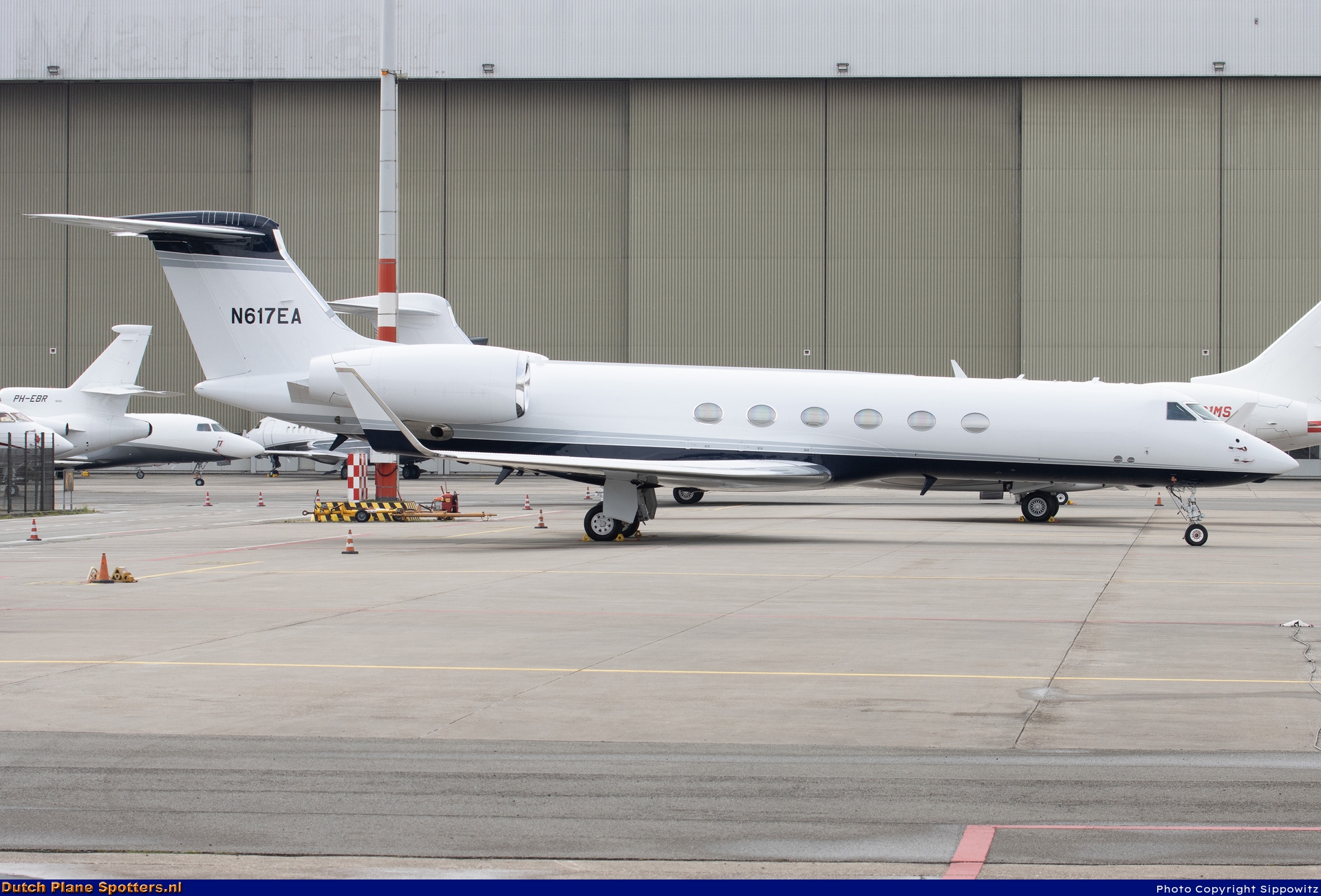 N617EA Gulfstream G-V Private by Sippowitz