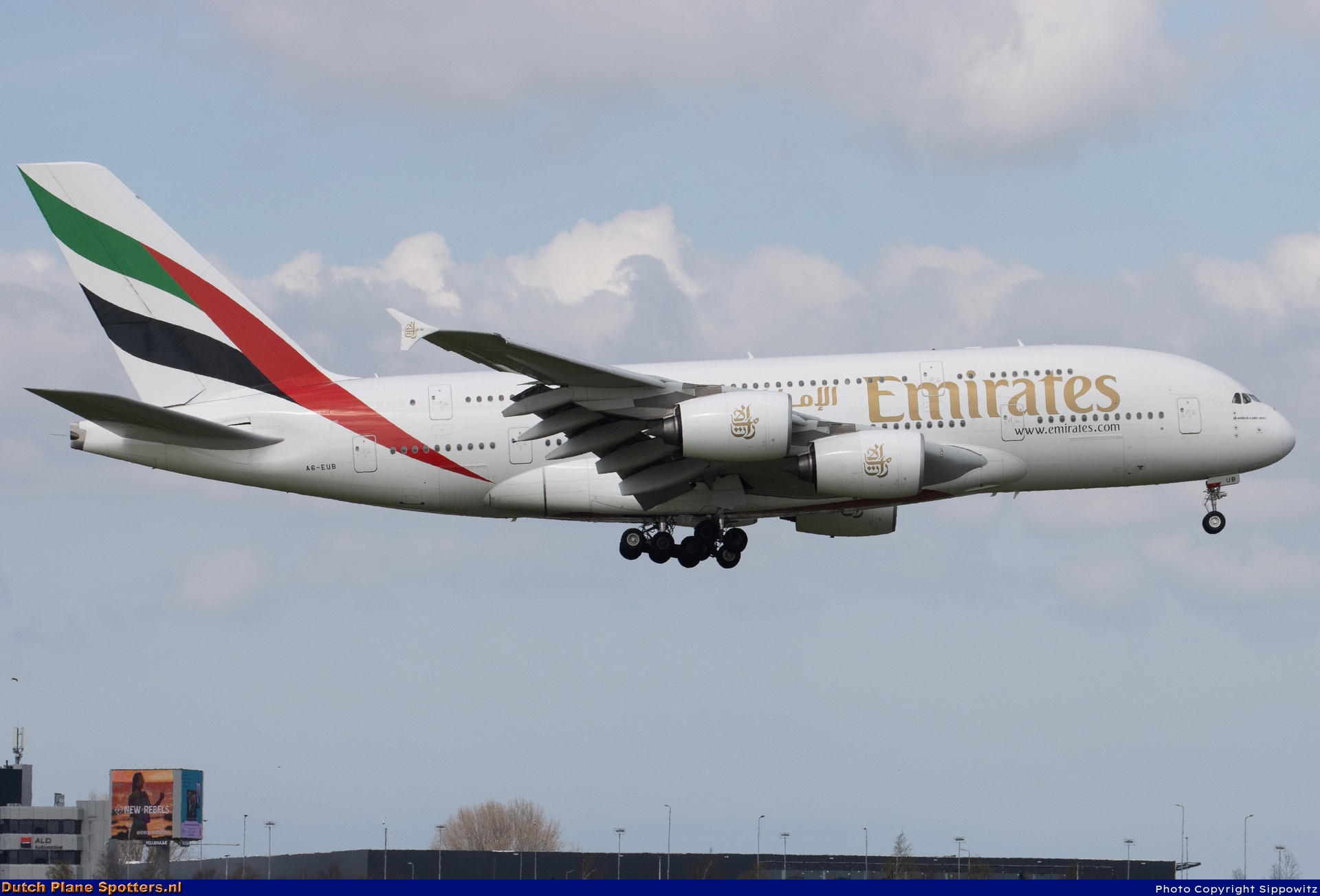 A6-EUB Airbus A380-800 Emirates by Sippowitz