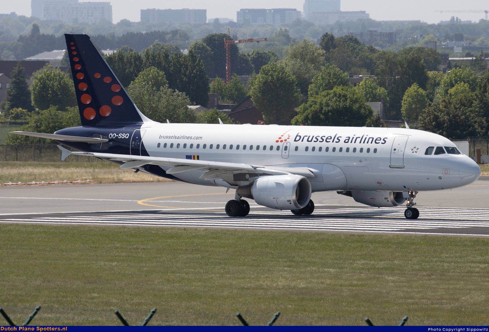OO-SSQ Airbus A319 Brussels Airlines by Sippowitz