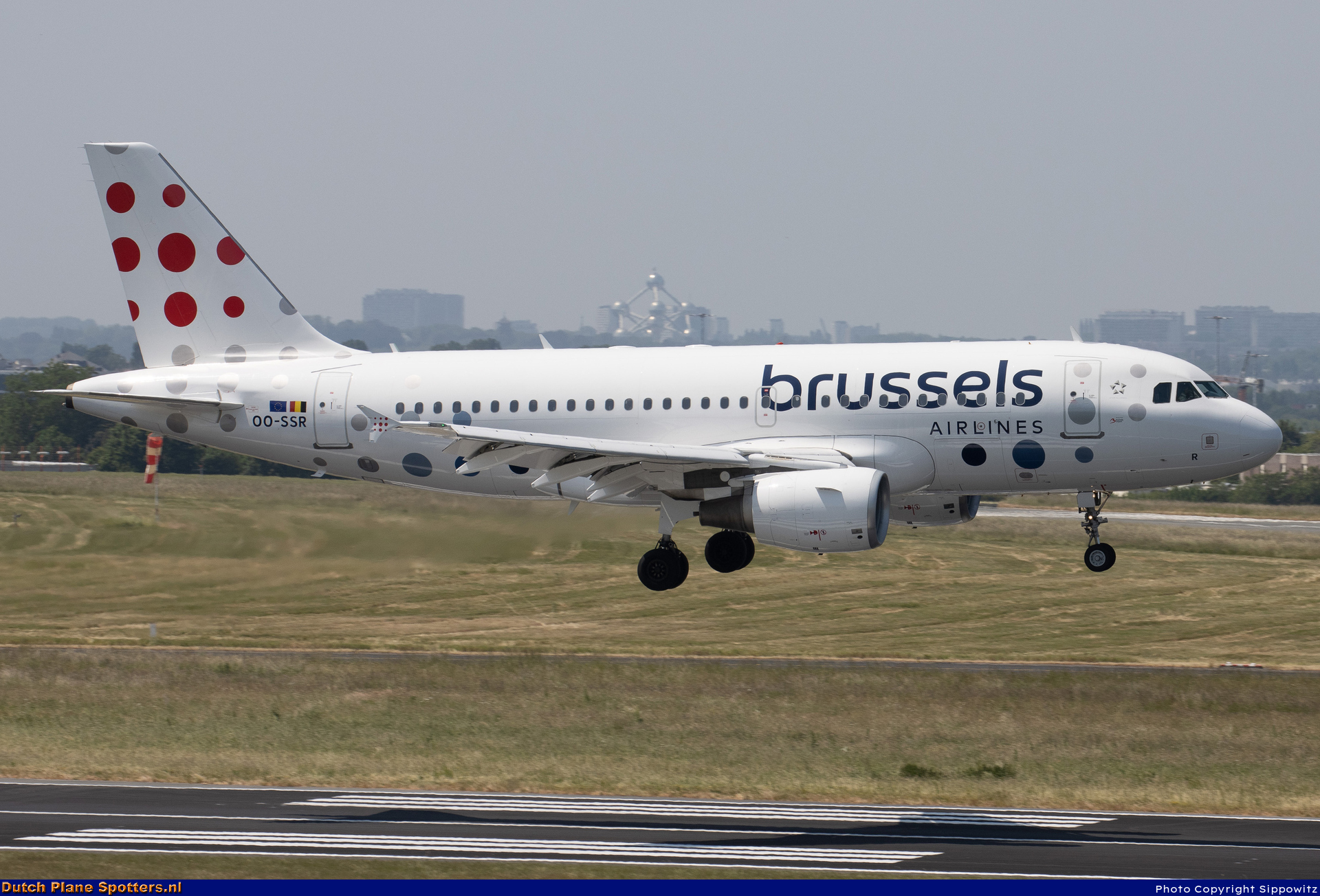 OO-SSR Airbus A319 Brussels Airlines by Sippowitz