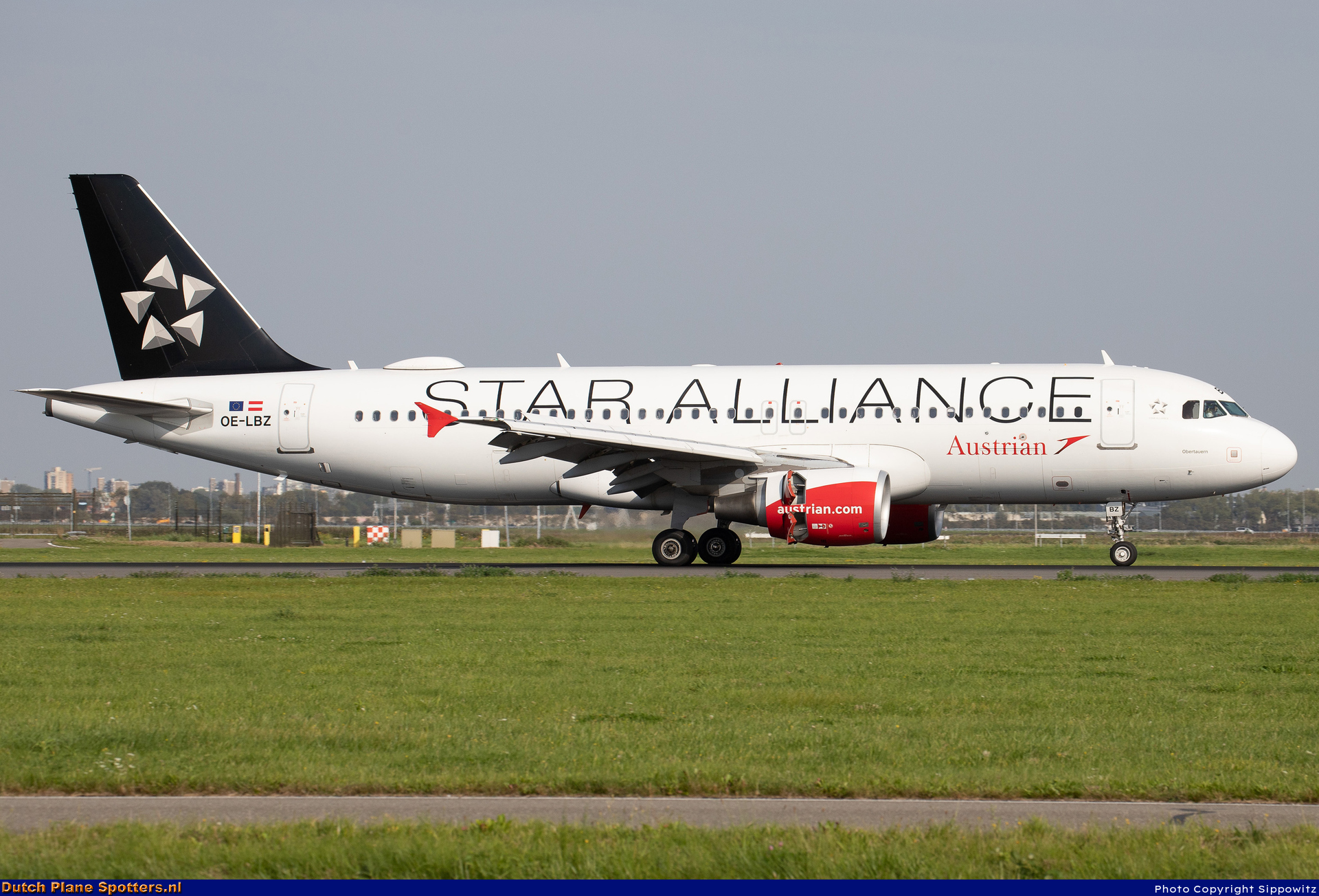 OE-LBZ Airbus A320 Austrian Airlines by Sippowitz