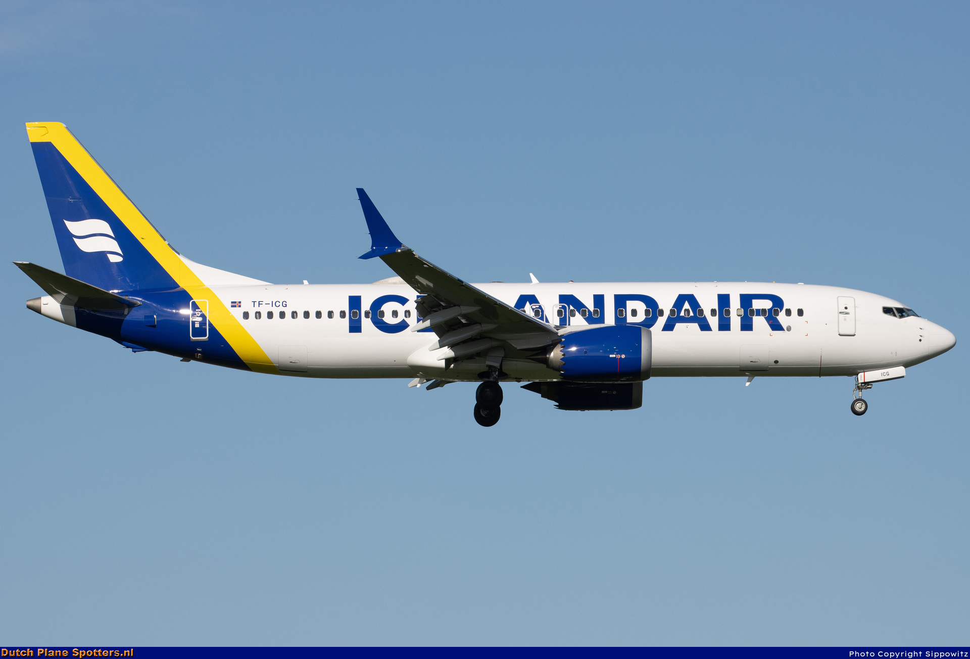 TF-ICG Boeing 737 MAX 8 Icelandair by Sippowitz