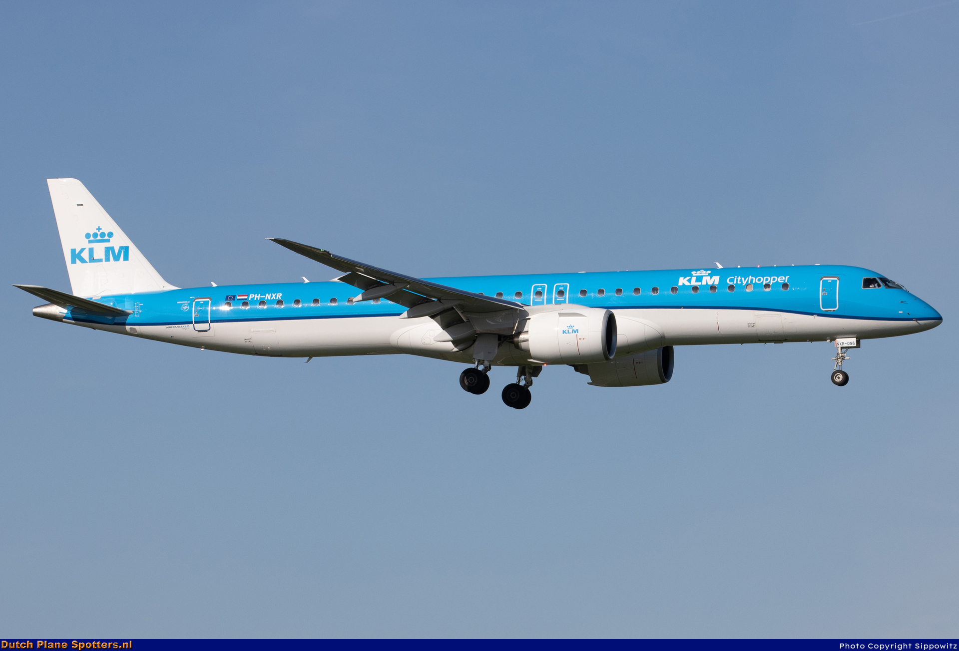 PH-NXR Embraer 195 E2 KLM Cityhopper by Sippowitz