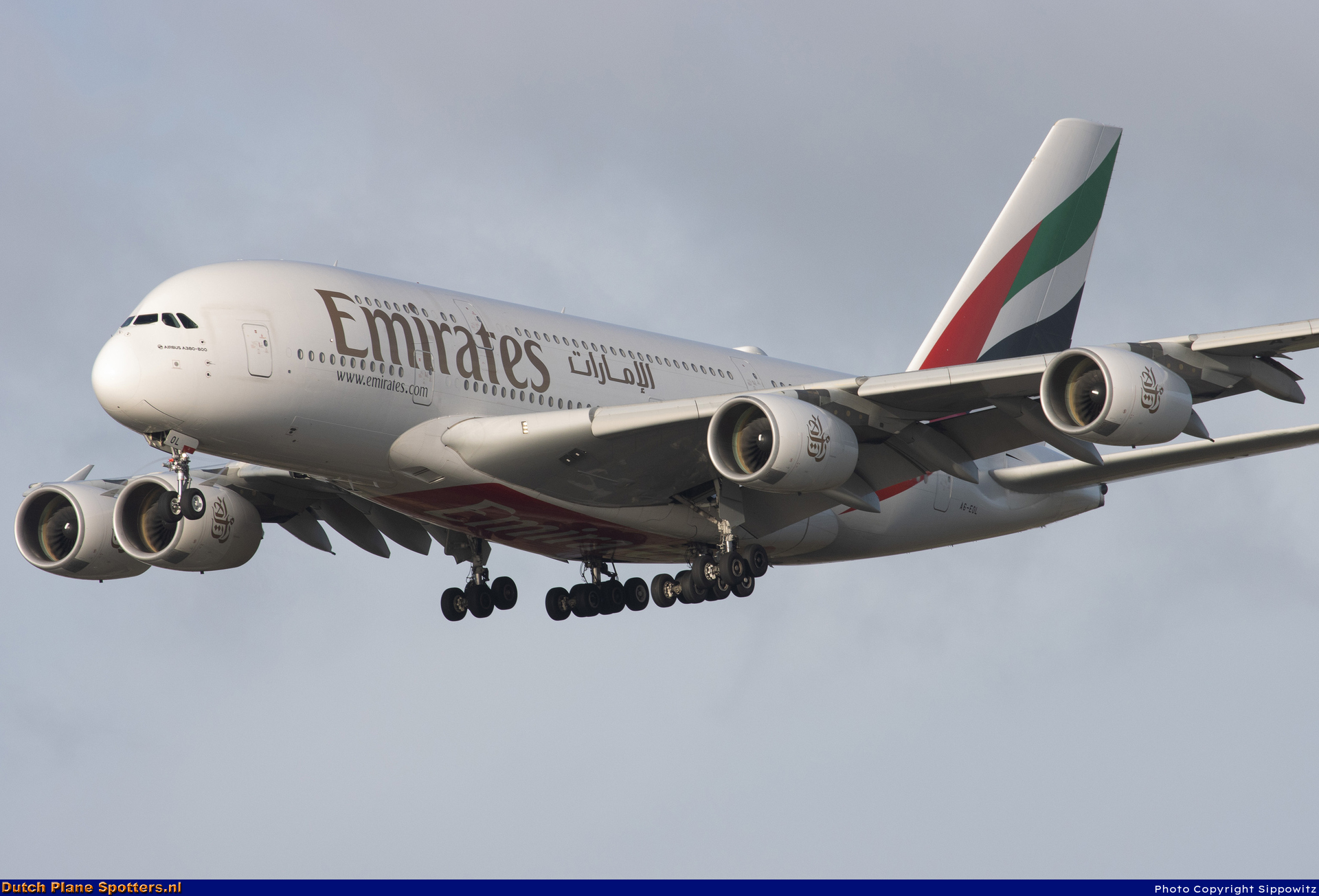 A6-EOL Airbus A380-800 Emirates by Sippowitz