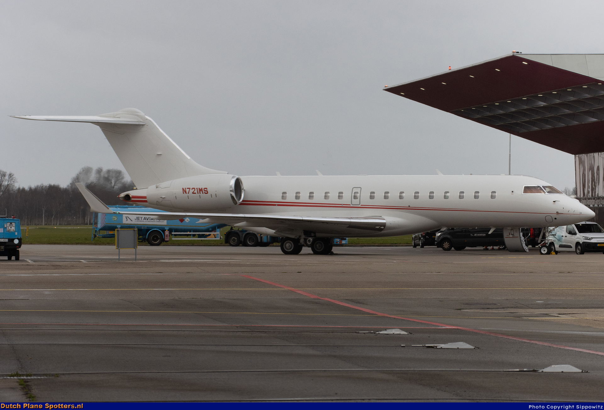 N721MS Bombardier BD-700 Global 6000 Private by Sippowitz