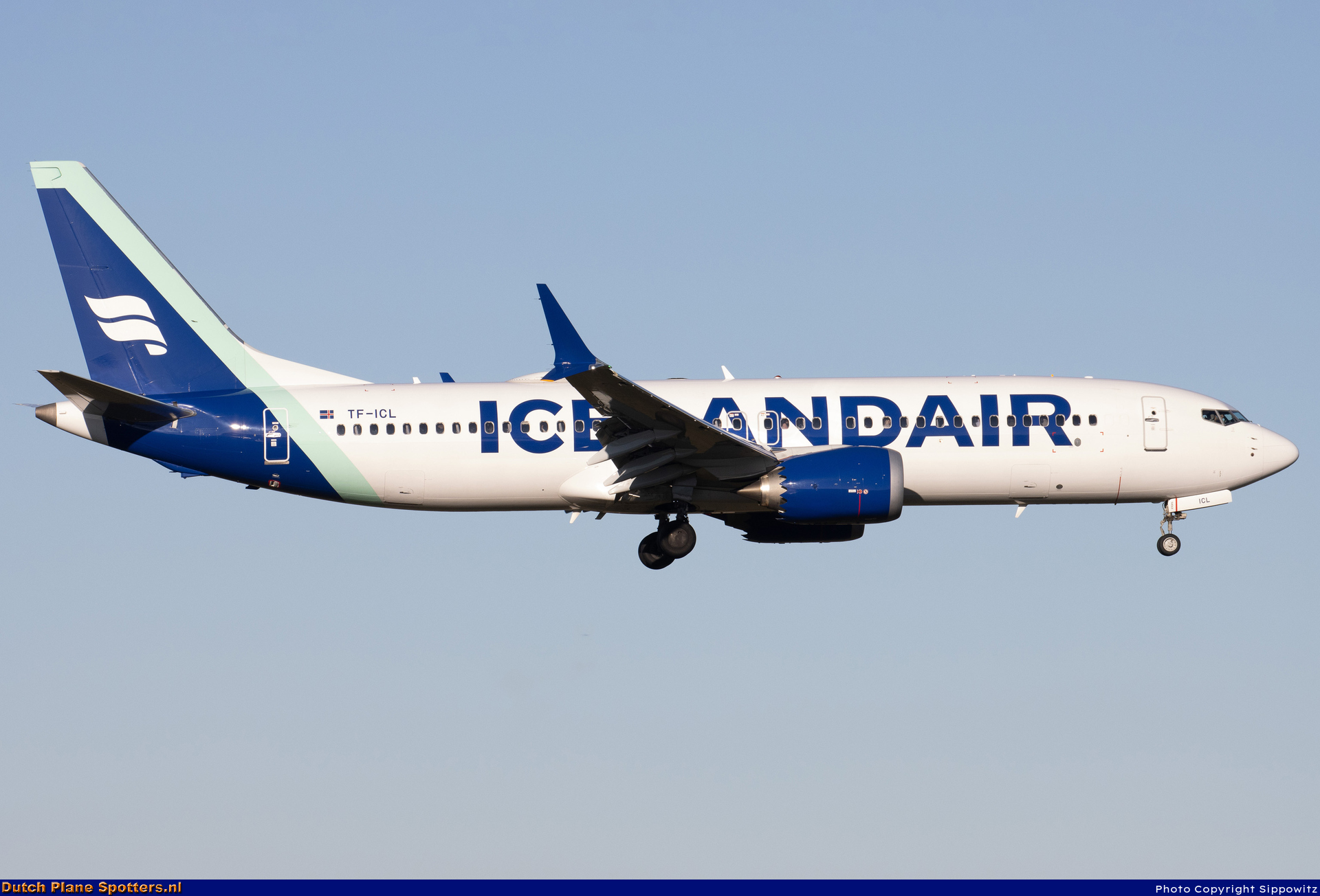 TF-ICL Boeing 737 MAX 8 Icelandair by Sippowitz
