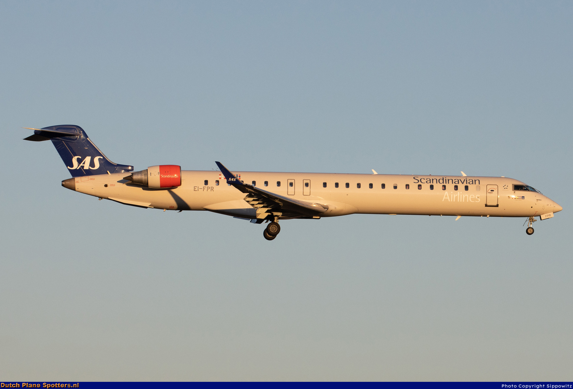 EI-FPR Bombardier Canadair CRJ900 SAS Scandinavian Airlines by Sippowitz