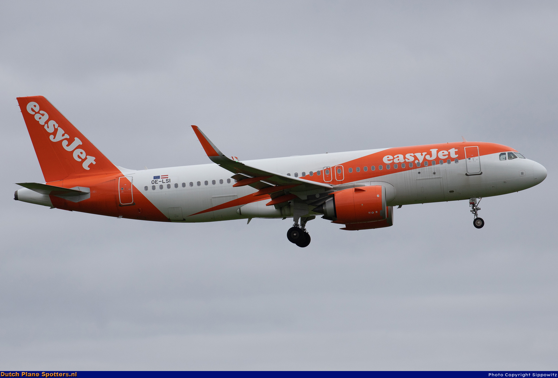 OE-LSI Airbus A320neo easyJet Europe by Sippowitz