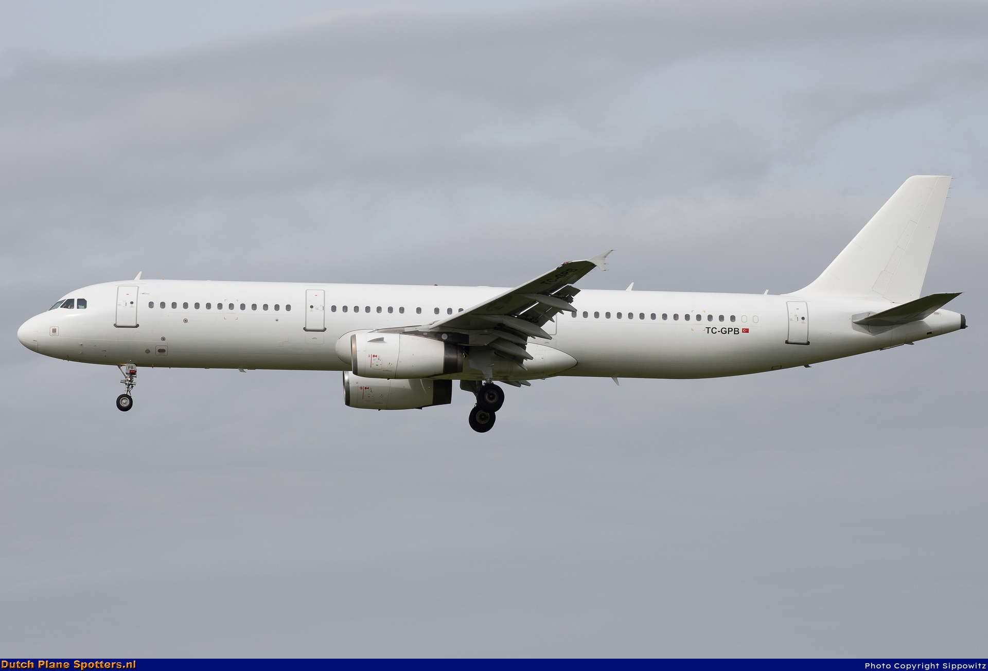 TC-GPB Airbus A321 BBN Airlines by Sippowitz