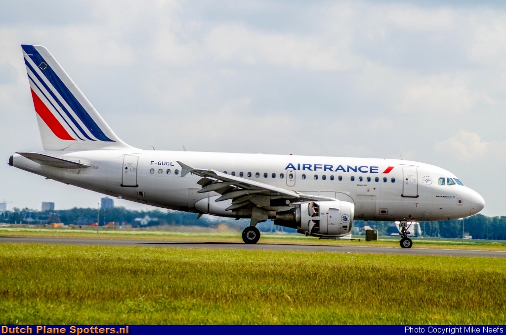 F-GUGL Airbus A318 Air France by Mike Neefs