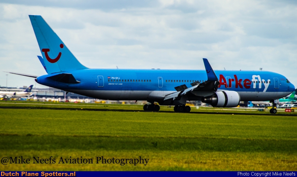 PH-OYJ Boeing 767-300 ArkeFly by Mike Neefs