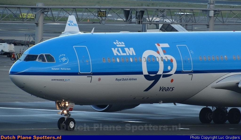 PH-AKF Airbus A330-300 KLM Royal Dutch Airlines by Luc Gruijters