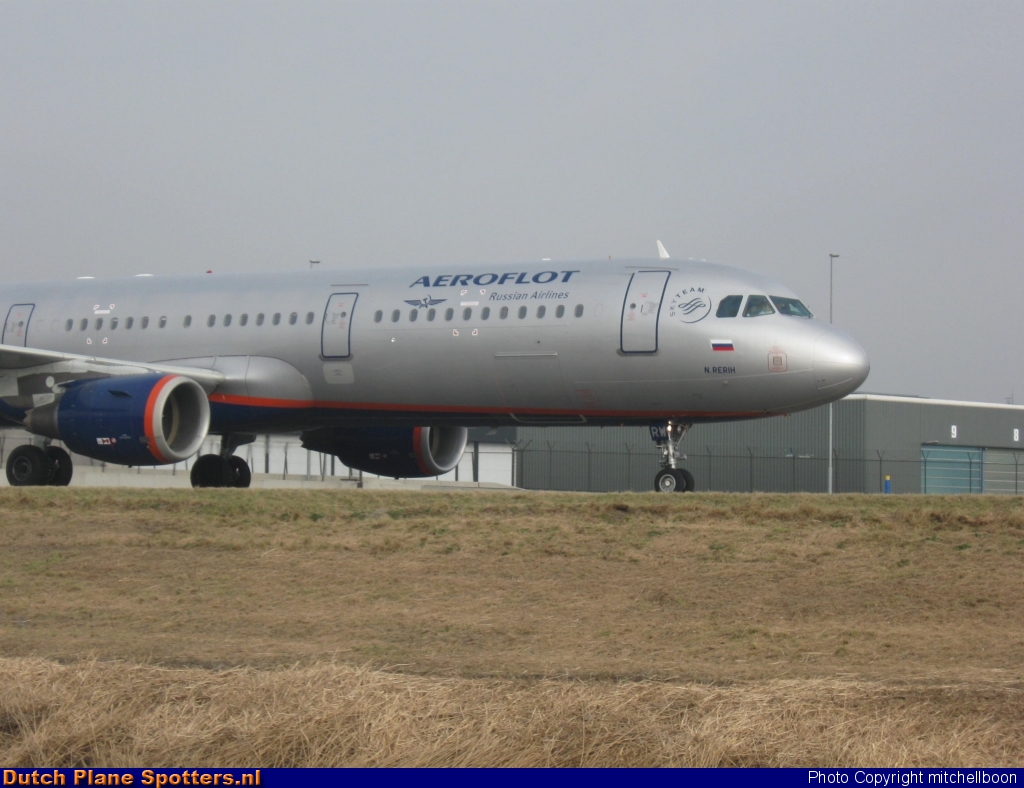 VP-BRW Airbus A321 Aeroflot - Russian Airlines by mitchellboon