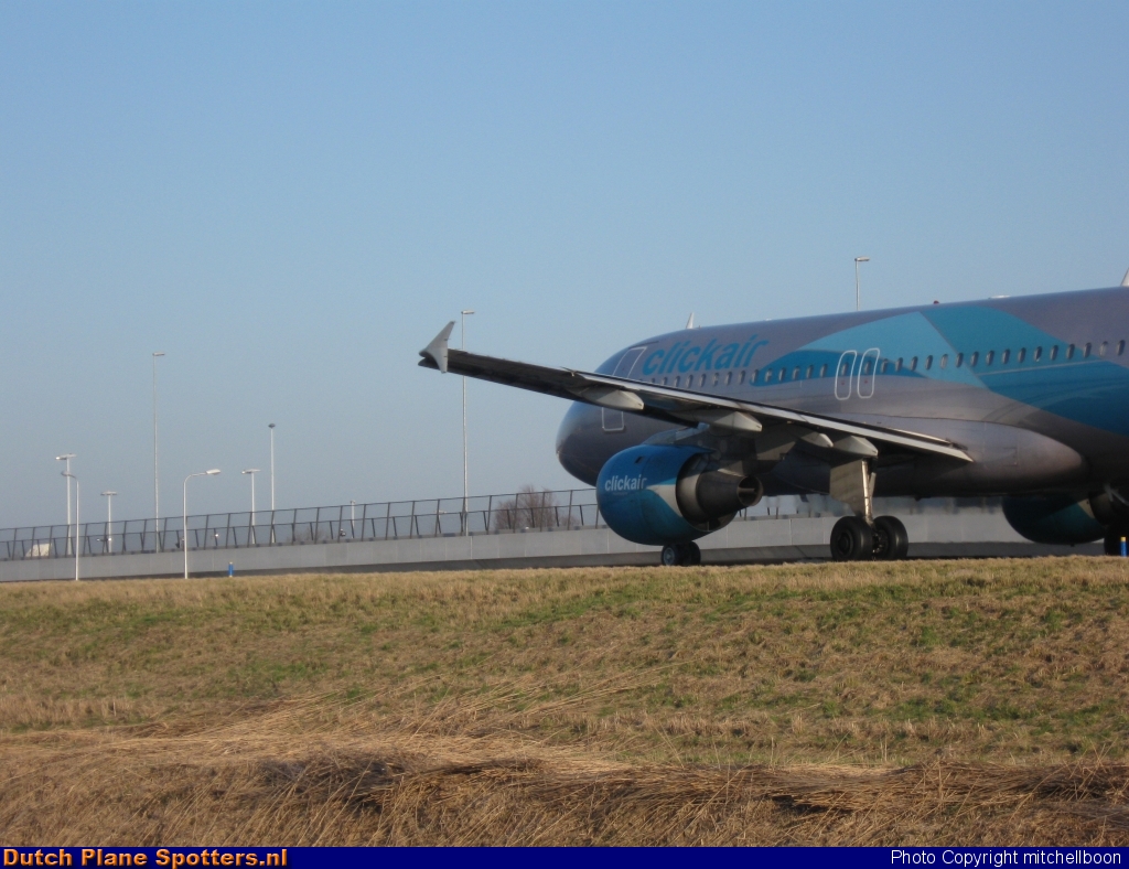  Airbus A320 Clickair by mitchellboon