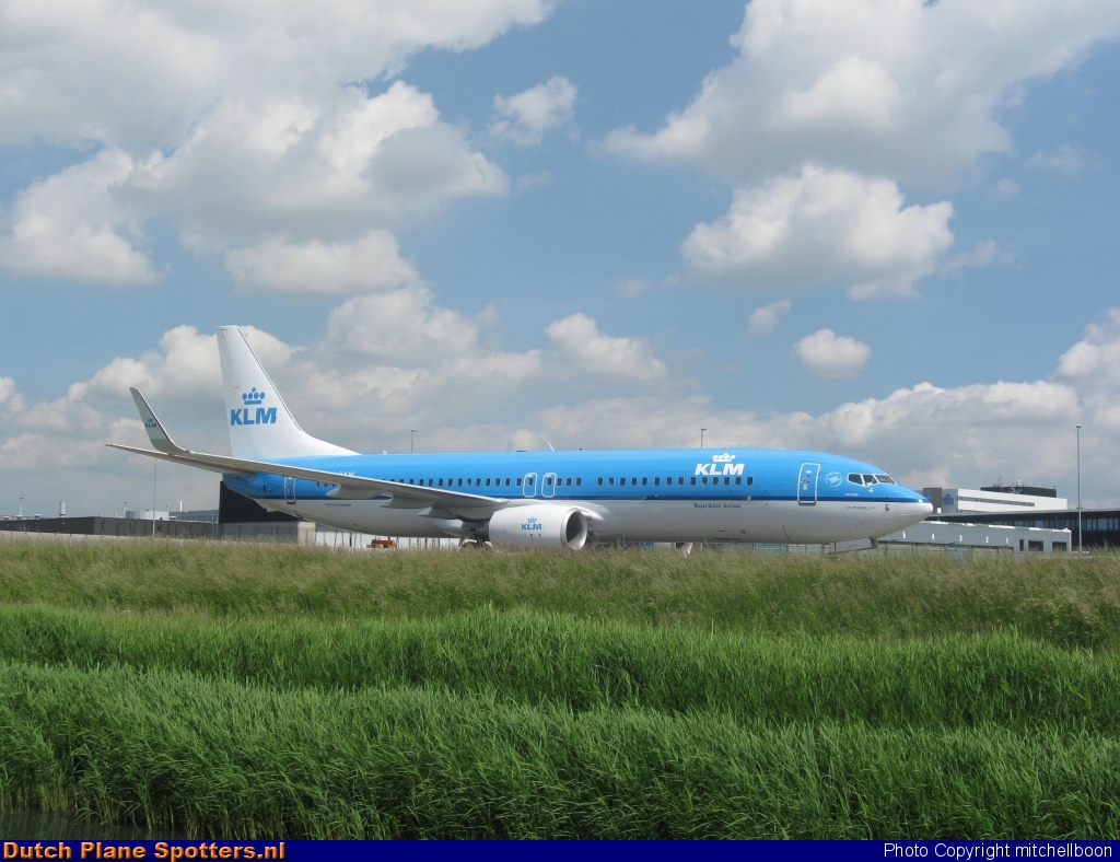 PH-BXW Boeing 737-800 KLM Royal Dutch Airlines by mitchellboon
