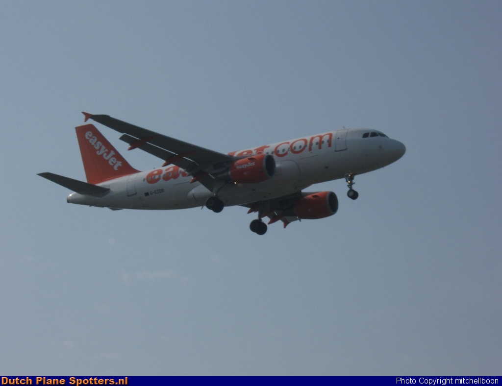 G-EZDR Airbus A319 easyJet by mitchellboon