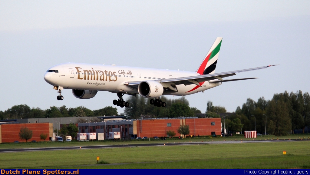A6-EGG Boeing 777-300 Emirates by patrick geers