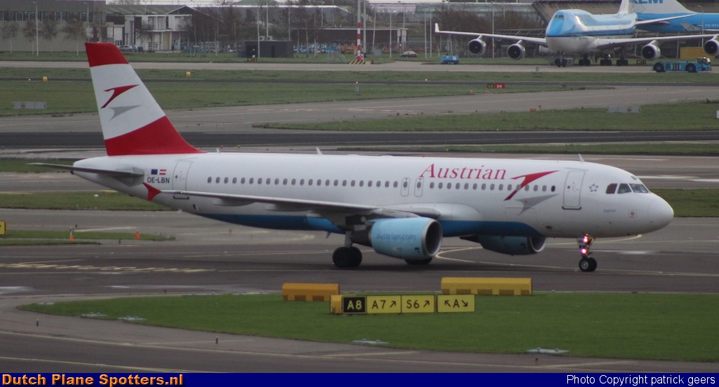 OE-LBN Airbus A320 Austrian Airlines by patrick geers