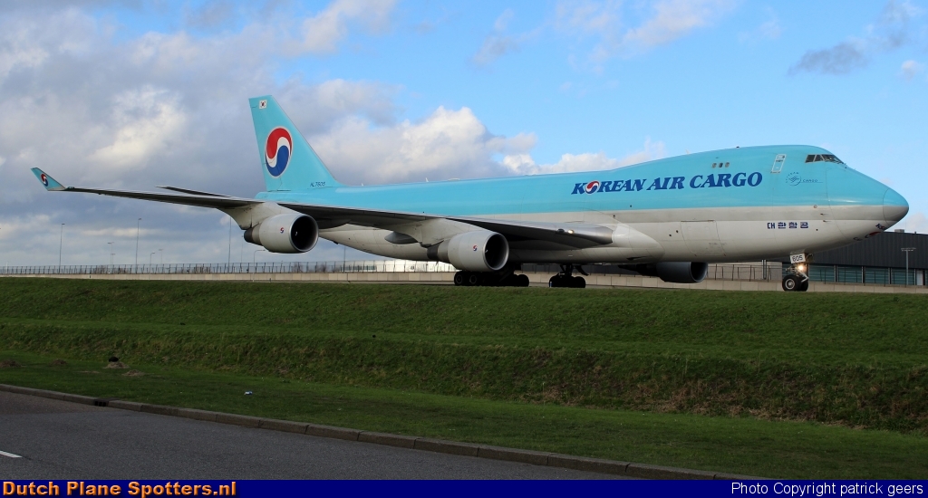 HL7605 Boeing 747-400 Korean Air Cargo by patrick geers