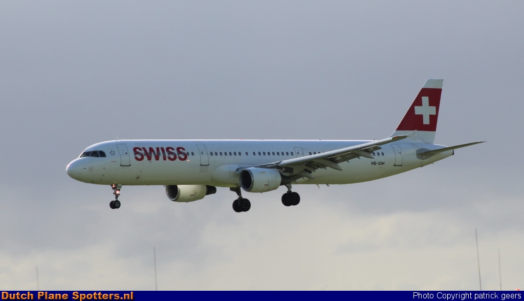 HB-IOH Airbus A321 Swiss International Air Lines by patrick geers