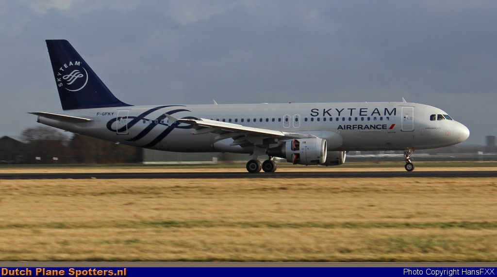 F-GFKY Airbus A320 Air France by HansFXX